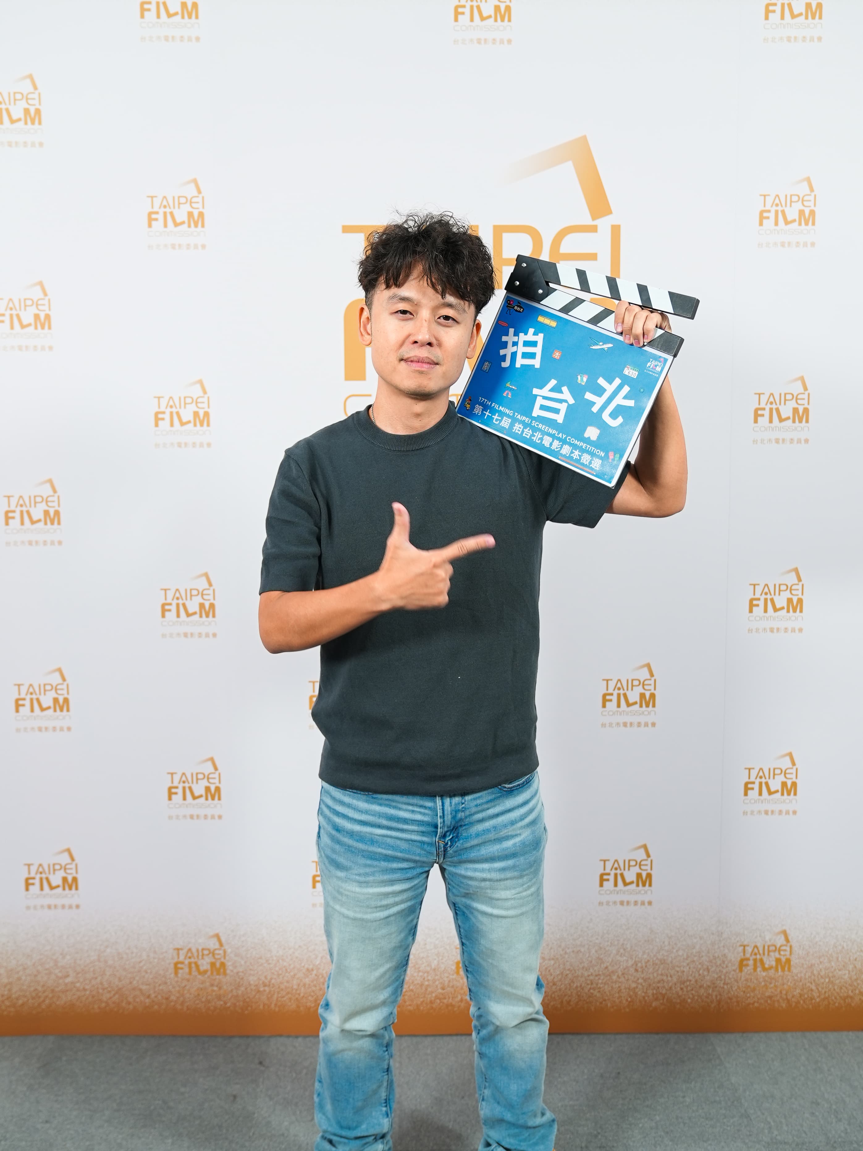 以《童話.世界》奪得第10屆「拍台北」銀劇本獎的唐福睿導演呼籲創作者應把握機會讓作品被更多人看見!(台北市影委會提供)