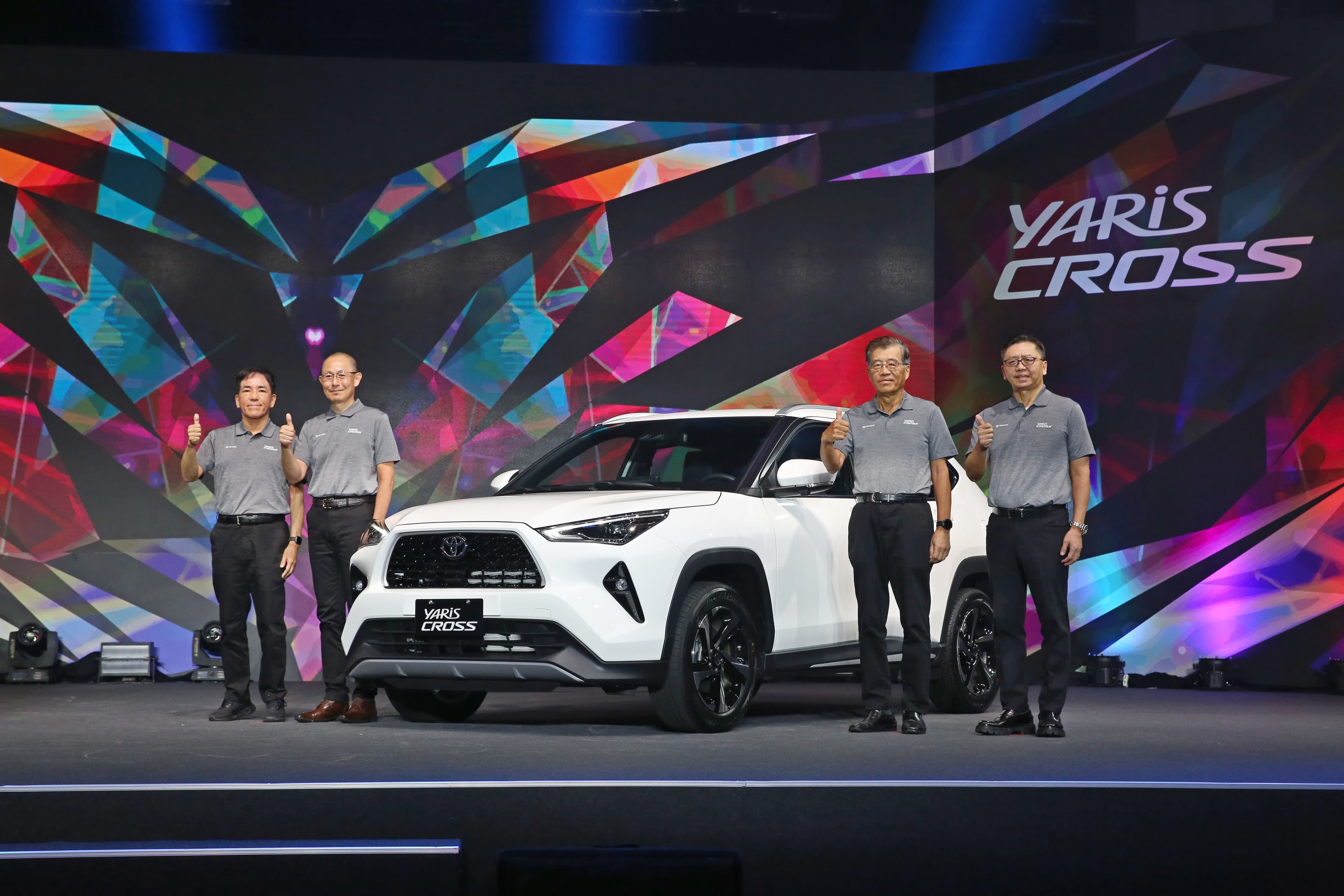 和泰車總經理蘇純興出席跨界小鴨YARiS CROSS上市記者會上調車市展望。