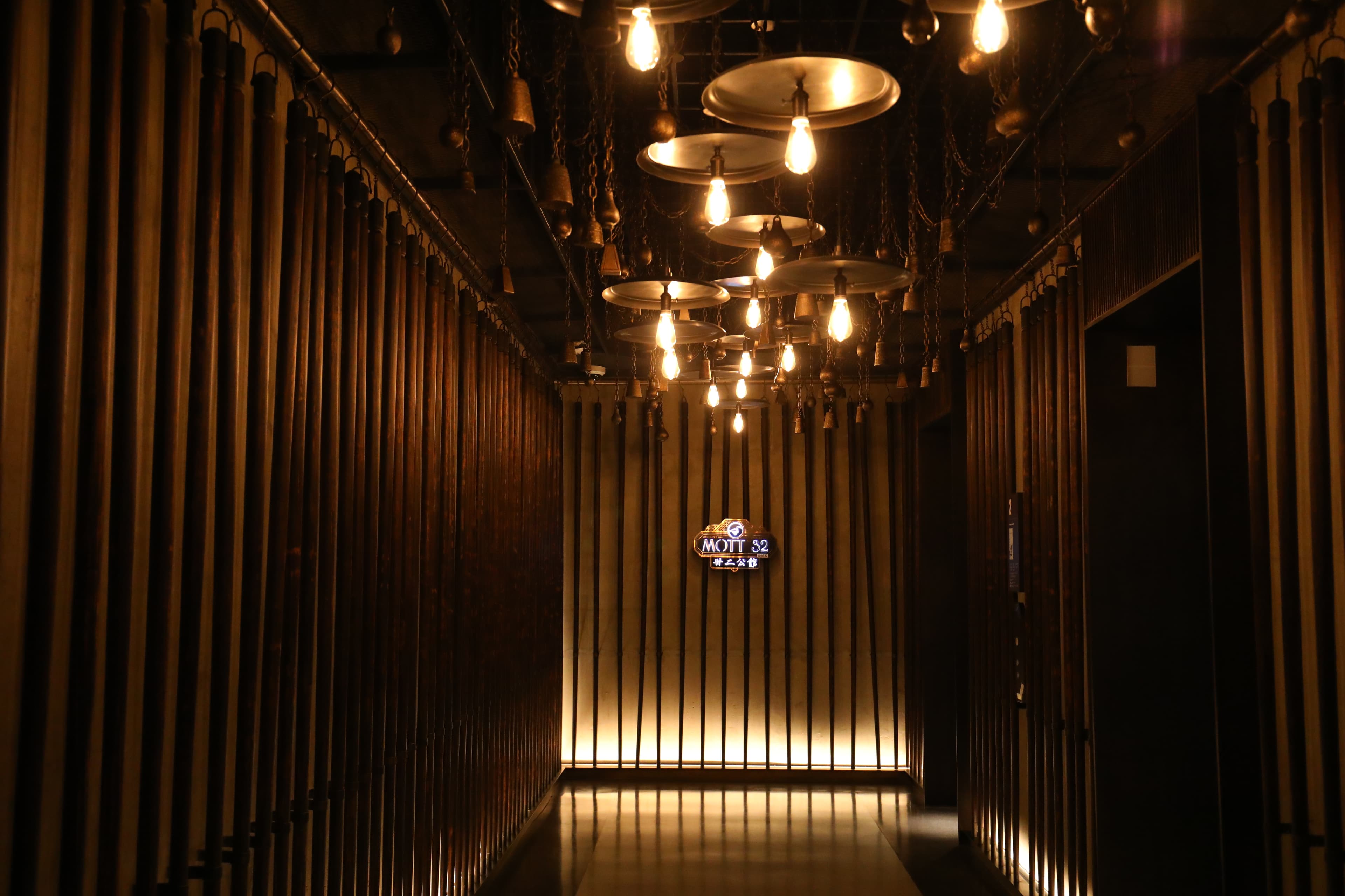 「卅二公館Mott32」位在The Standard Bangkok的2樓。