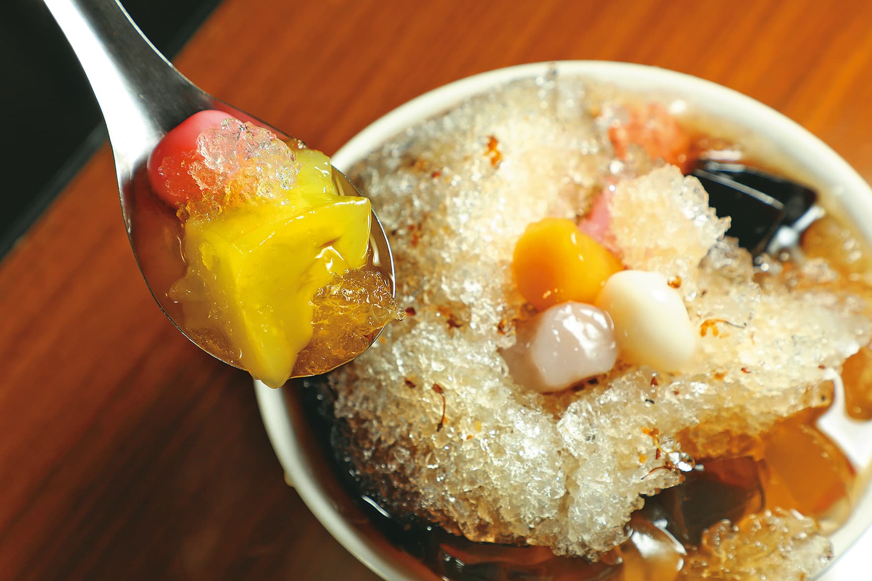 「古早味三種冰」可任選3種冰,加一種料多10元,推別推薦紅白湯圓、粉粿、芋圓與地瓜圓、仙草、愛玉。(圖中為70元/碗)