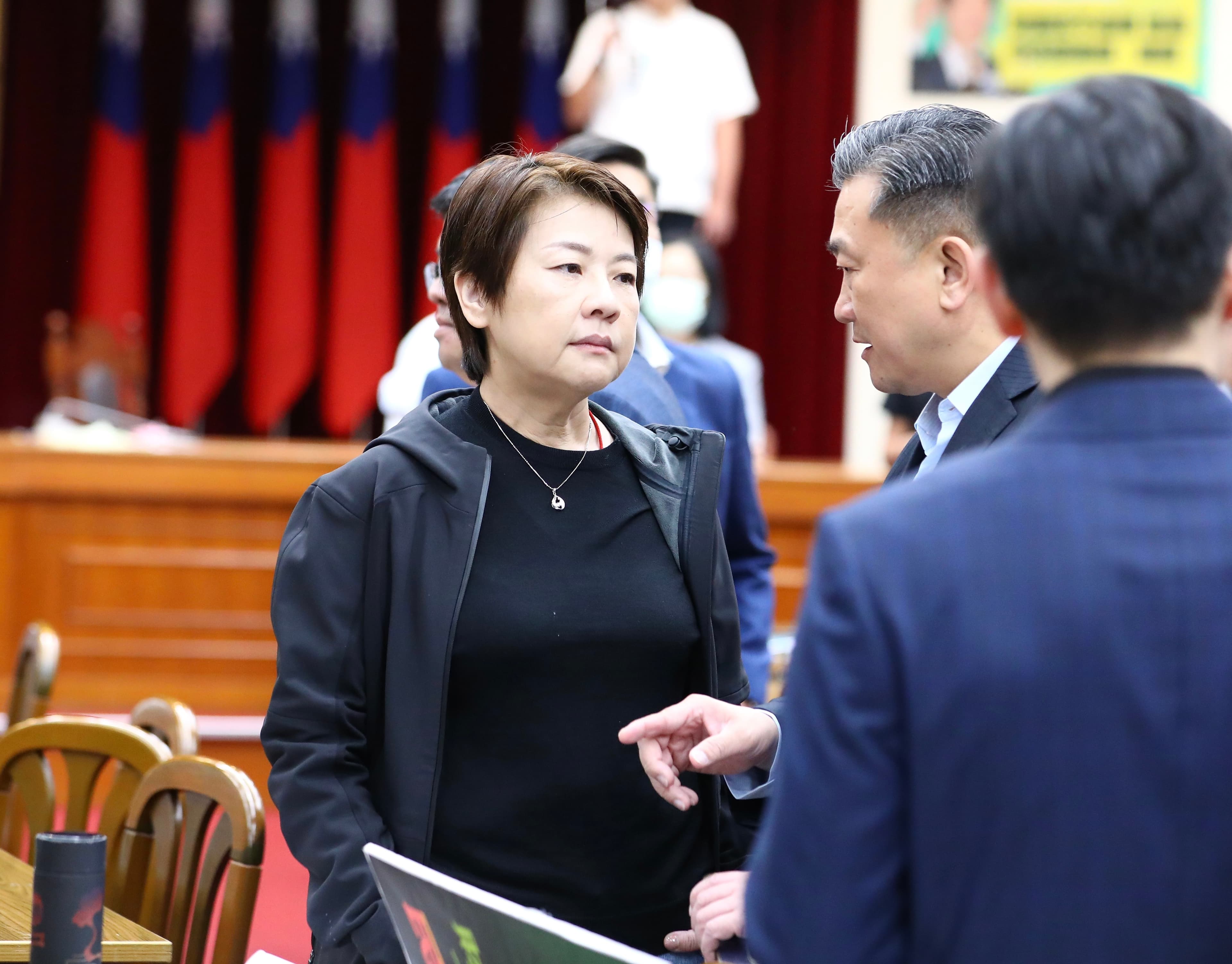 黃珊珊對於《財劃法》倉促出委表達不滿。