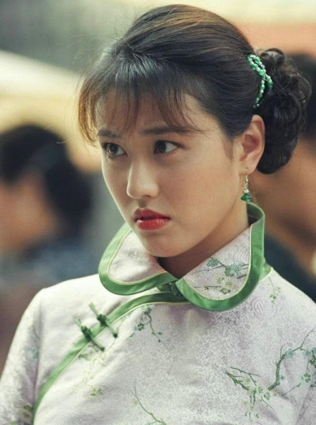 《大鬧廣昌隆》的女鬼角色堪稱周海媚港劇經典角色,收視率高達45點。(網路圖片)