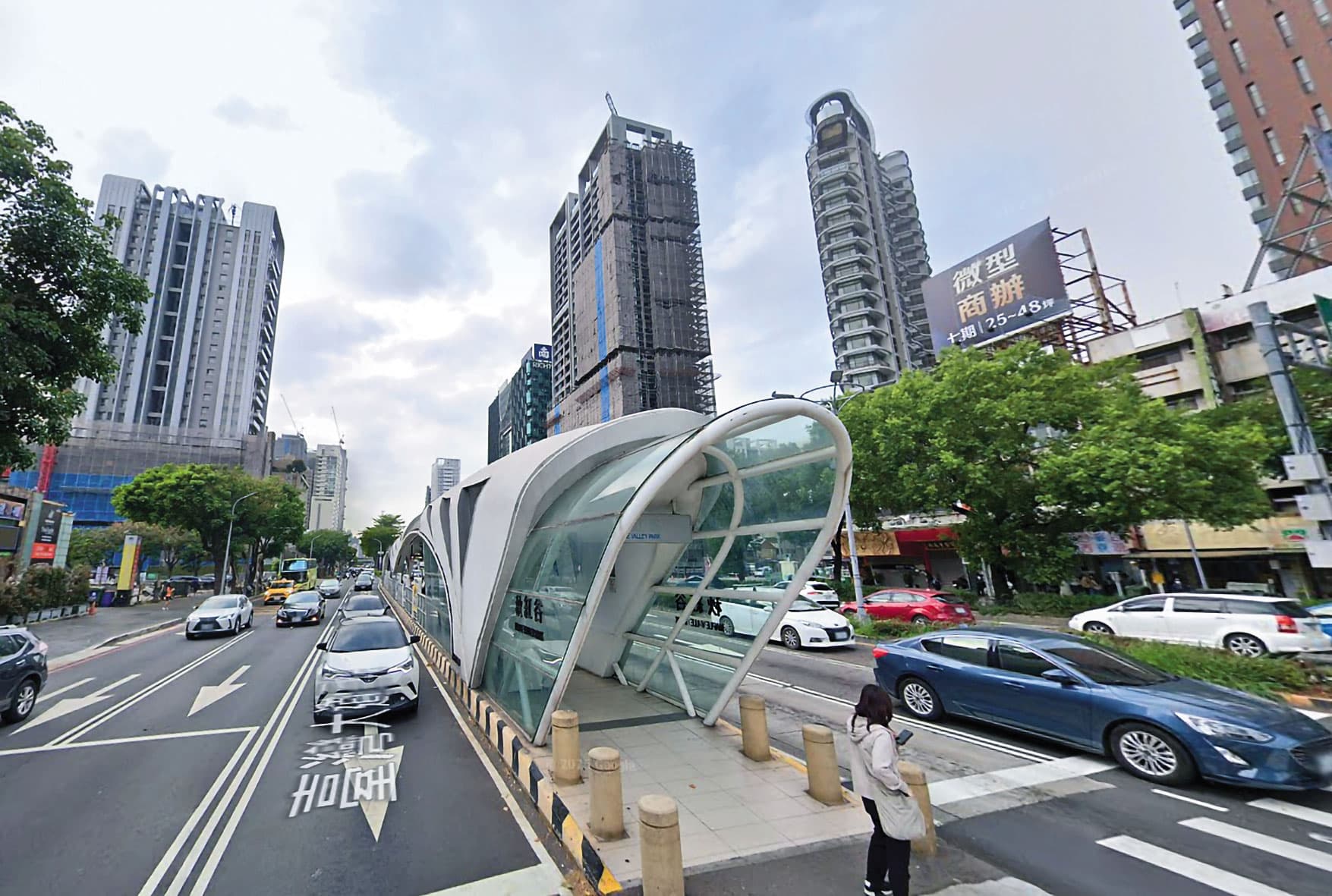 林姓偵查員在犯案期間,換房購置2套熱門地段房產。(翻攝Google Maps)