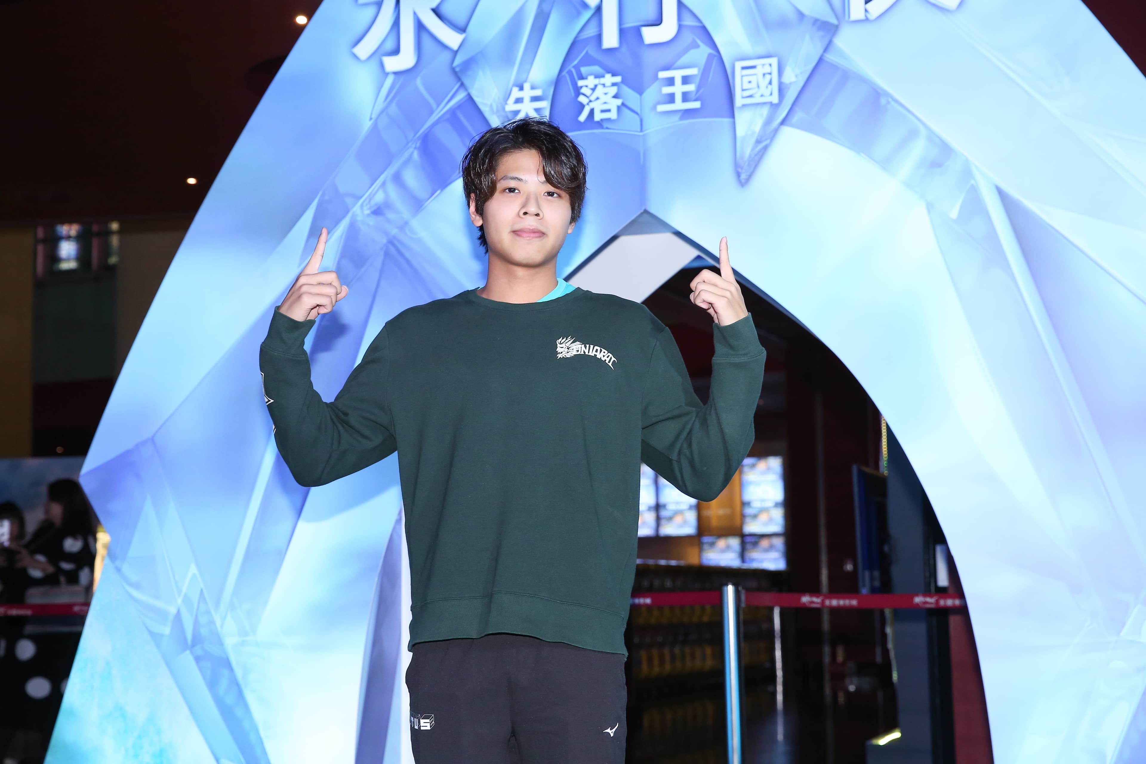 游泳選手王星皓待在水裡的時間,很有可能僅次於水行俠,成為全場唯一的水下代表人物。