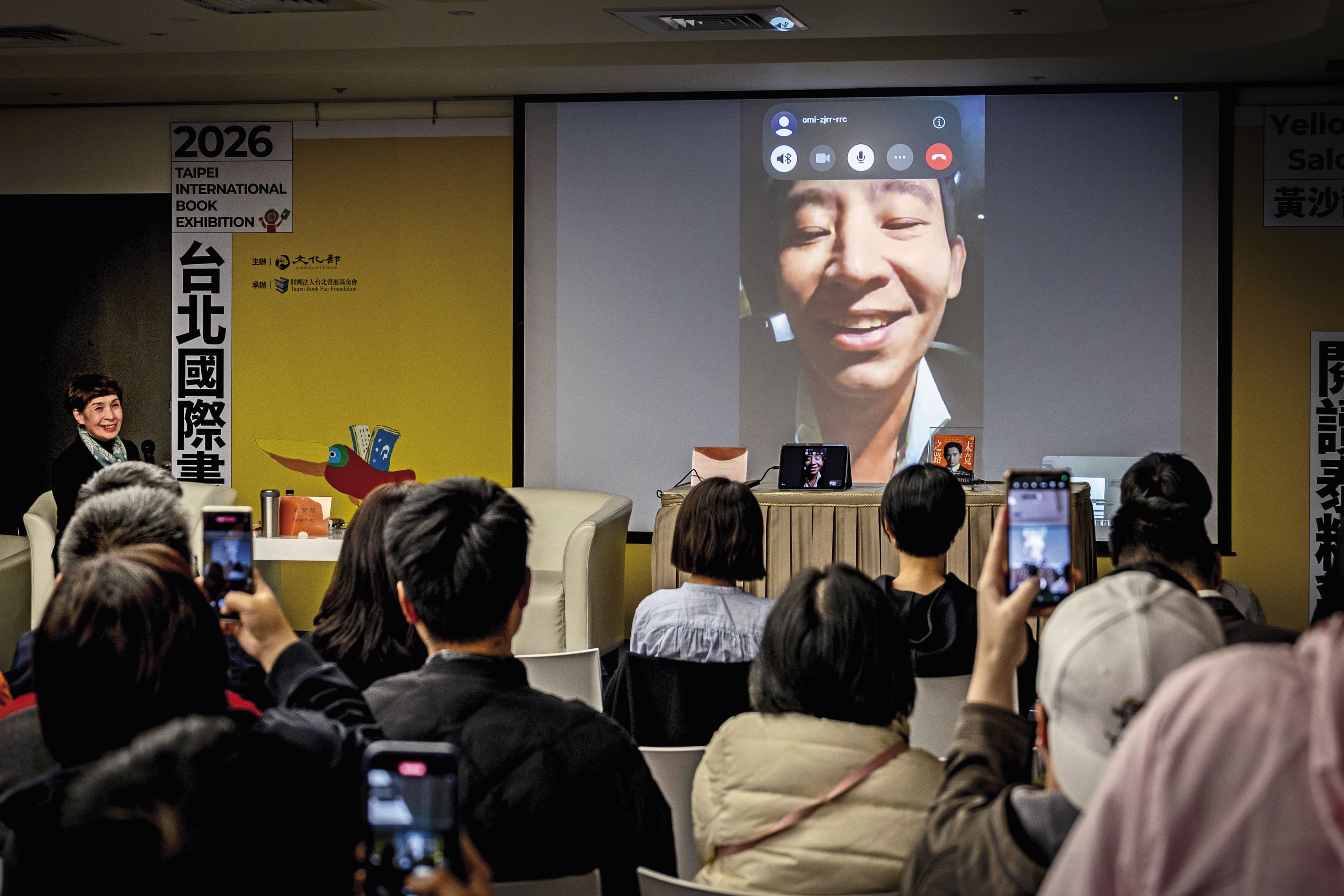 2月8日,皮塔來台灣參加國際書展,宣傳政治回憶錄《未竟之路》。因為班機延誤,先開視訊跟讀者打招呼。
