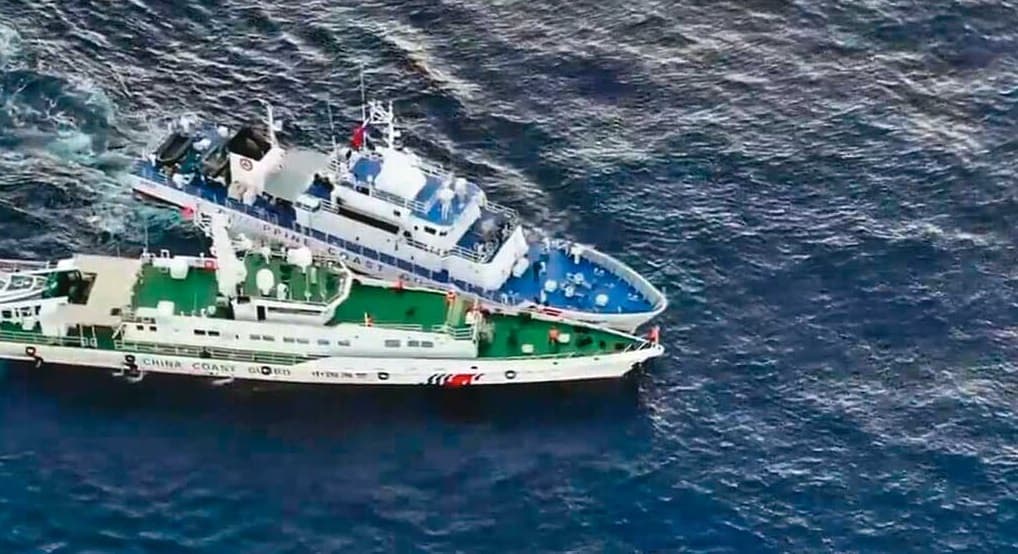 3月撞船事故後,中國與菲律賓在南海的對立事態升高。(取自twitter.com jaytaryela)