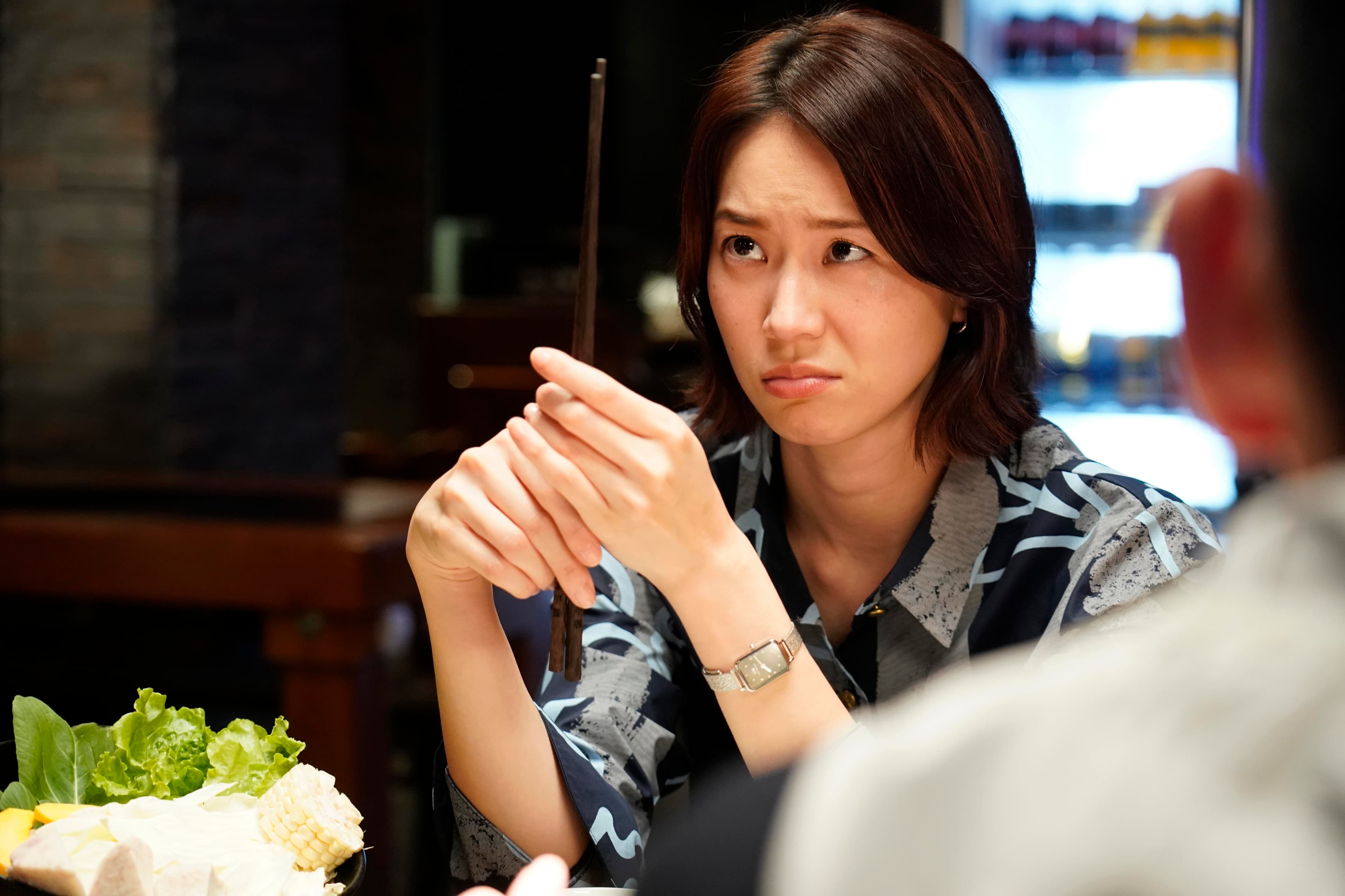 鍾瑶飾演優雅的時尚女神Vivian但私底下其實是懶惰的魚乾女(彼此影業提供)