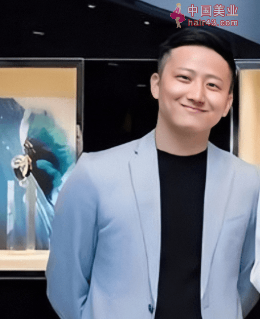 王命金據說家裡做礦石生意，自己創業做金融，身價過億，名下有12個公司。（翻攝網路）