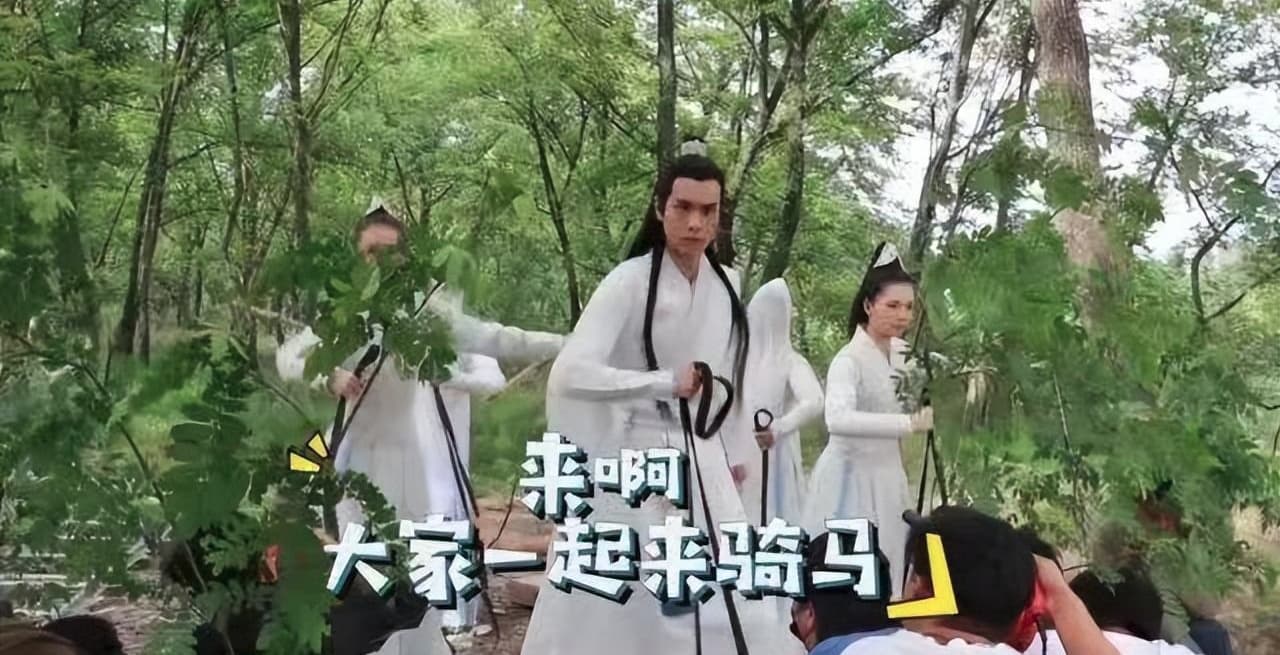 胡一天在拍《絕代雙驕》騎馬戲時,疑似因拍特寫,劇組沒有動用真馬,使得他假裝騎馬的樣子非常好笑,被網友狂酸。(網路圖片)