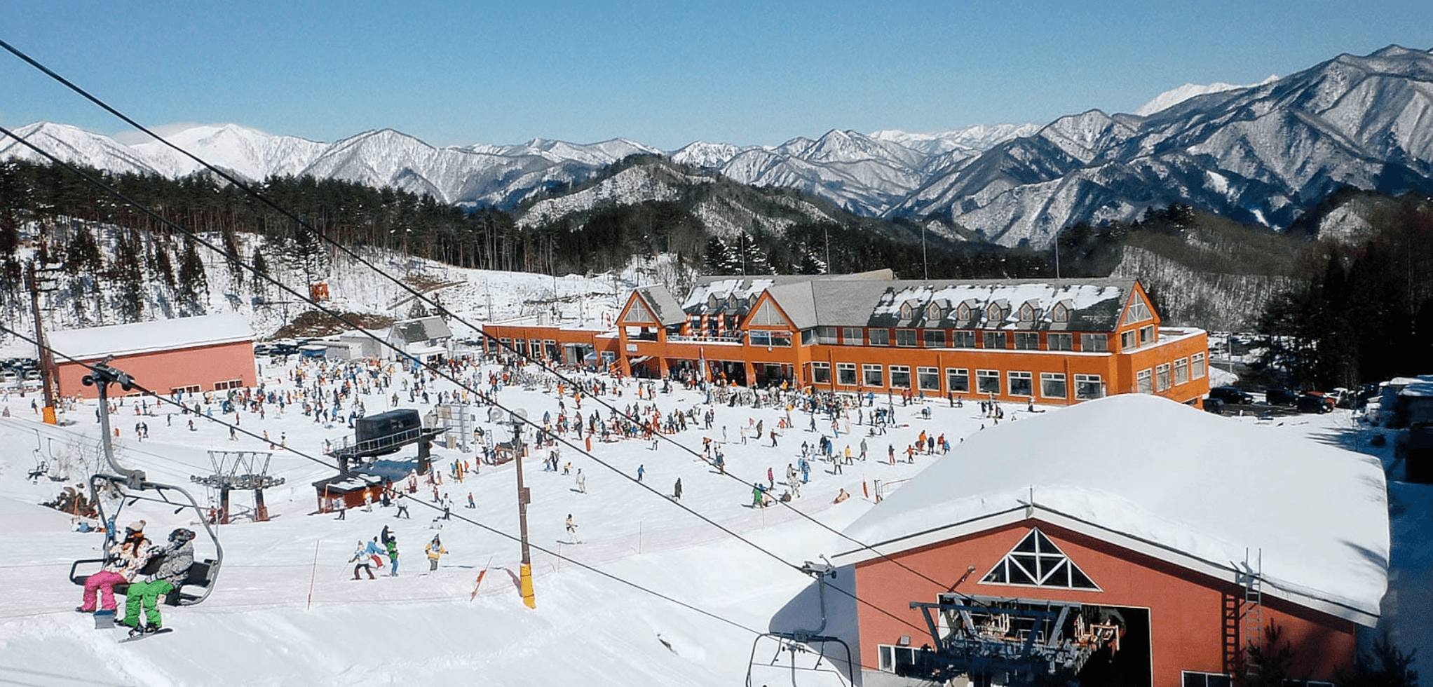 「Norn水上滑雪場」無論搭乘大眾交通或是開車都是離東京市中心最近的滑雪場。(圖片:Norn水上滑雪場官網)