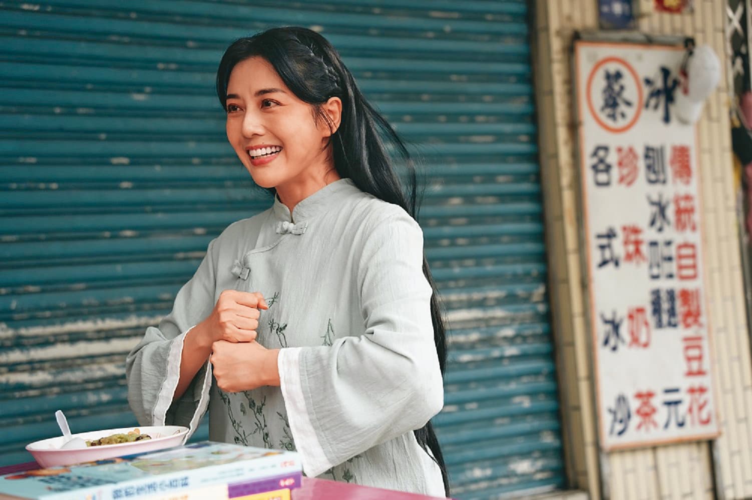韓瑜在新戲《阿松與阿暖》飾演自明朝穿越到現代的女子。（民視提供）