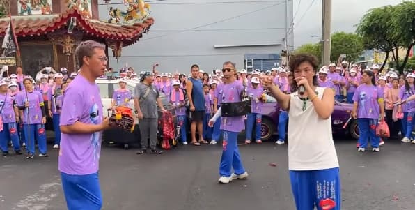 「濟顛禪師」要音樂放大聲點。(翻攝自YT直播)
