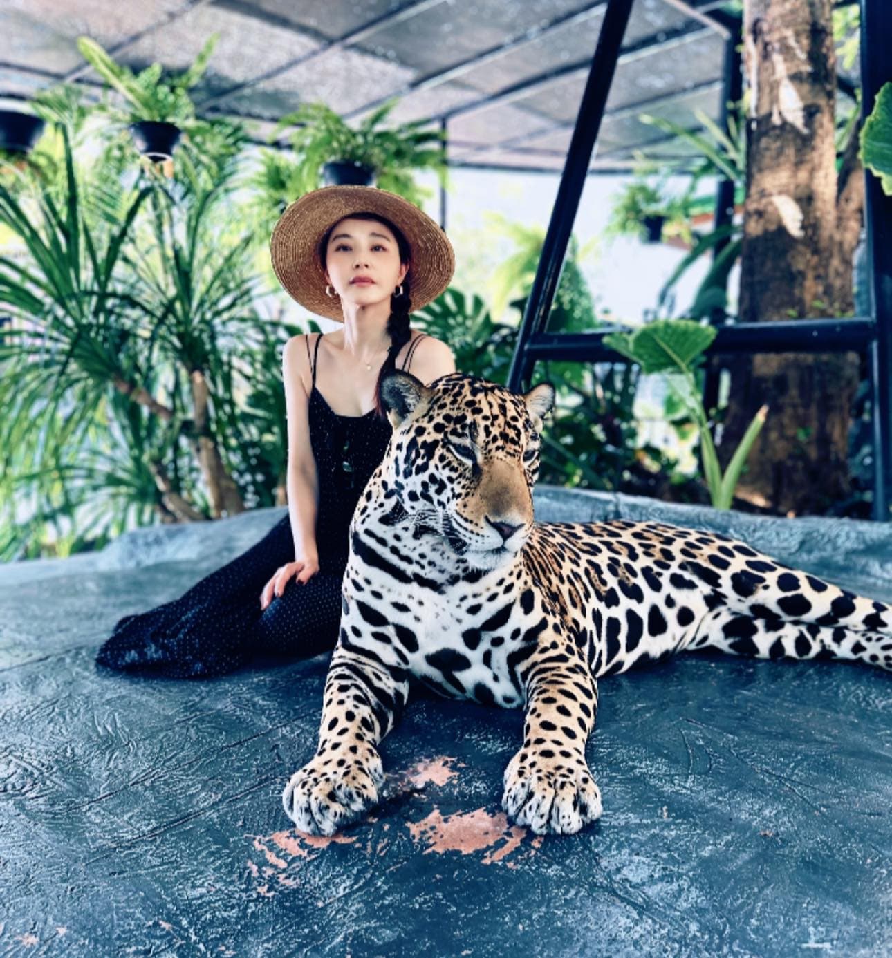 陳怡蓉常帶女兒旅行。(翻攝臉書)