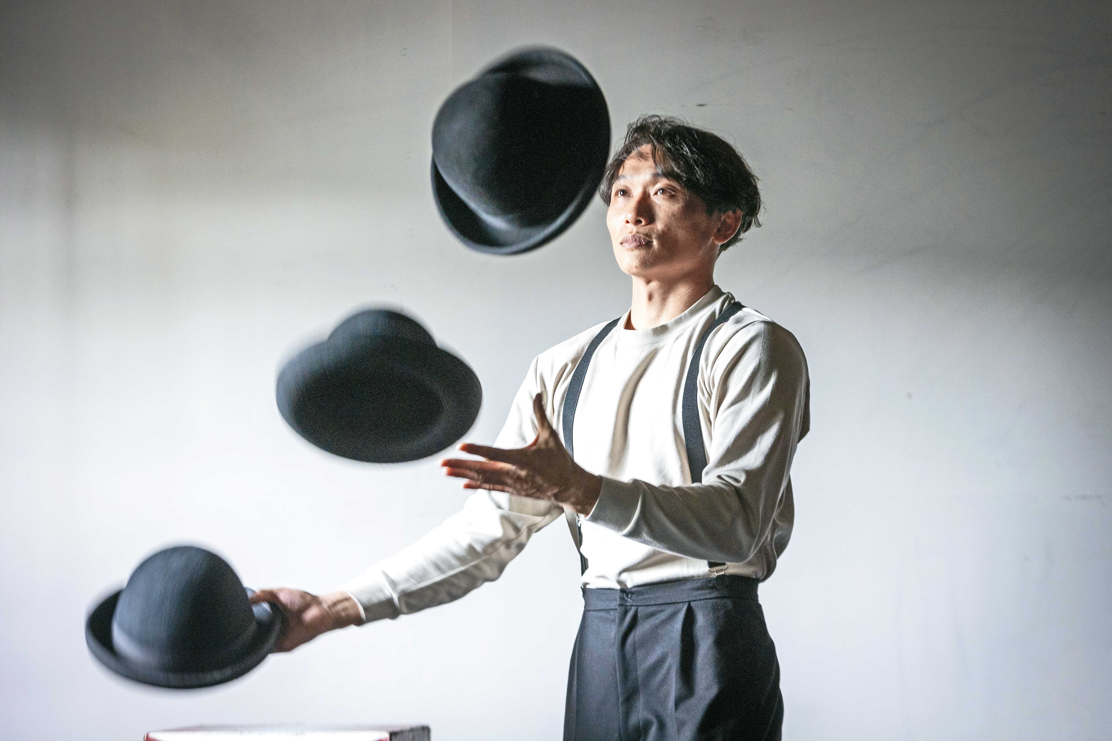 陳冠廷是FOCASA副團長,負責演員行程與訓練,這次演出負責丟帽子雜耍。