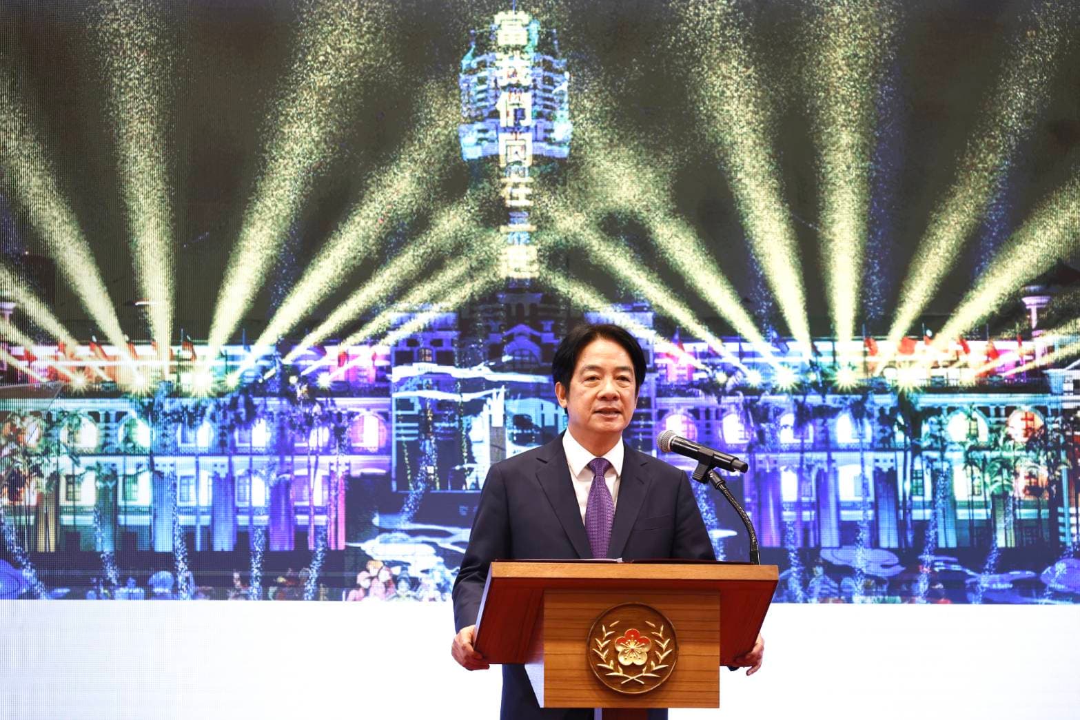 賴清德表示,不論台灣受到任何的威脅和挑戰,民主,都是台灣唯一的路,只有繼續走,絕不回頭。