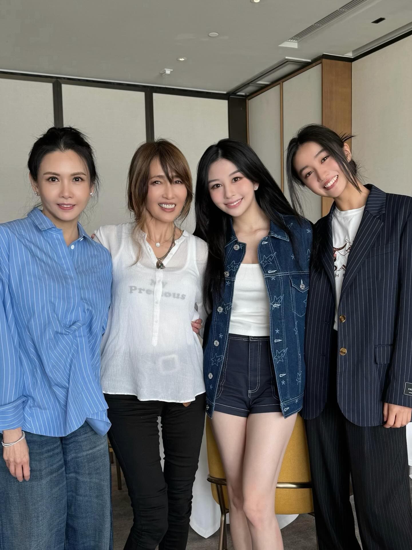 邱淑貞(左起)、工藤靜香、沈月、木村光希「雙母女檔」日前合體,引起不小話題。(翻攝yuetyuetxx IG)