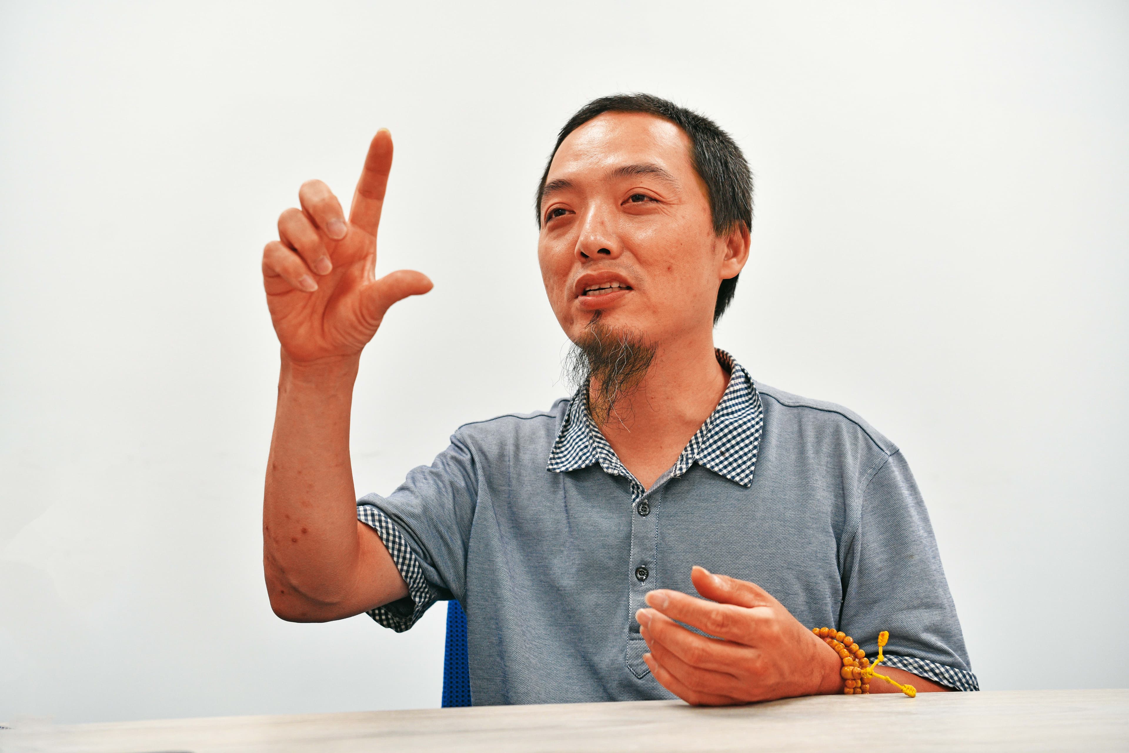 字畫收藏家彭騰睿花了5萬元加入婚友社,最後才發現慘遭詐騙。