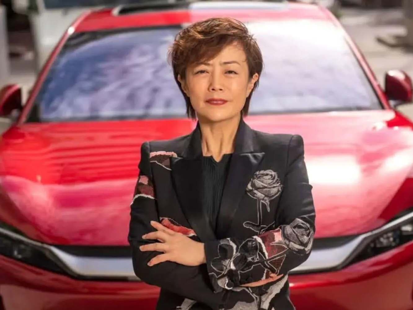 BYD副總裁李柯表示在北京車展期間，我們與 Stefano Domenicali（F1 主席兼行政總裁）會面，他與我們一直保持良好關係，我們也持續就此議題進行討論。