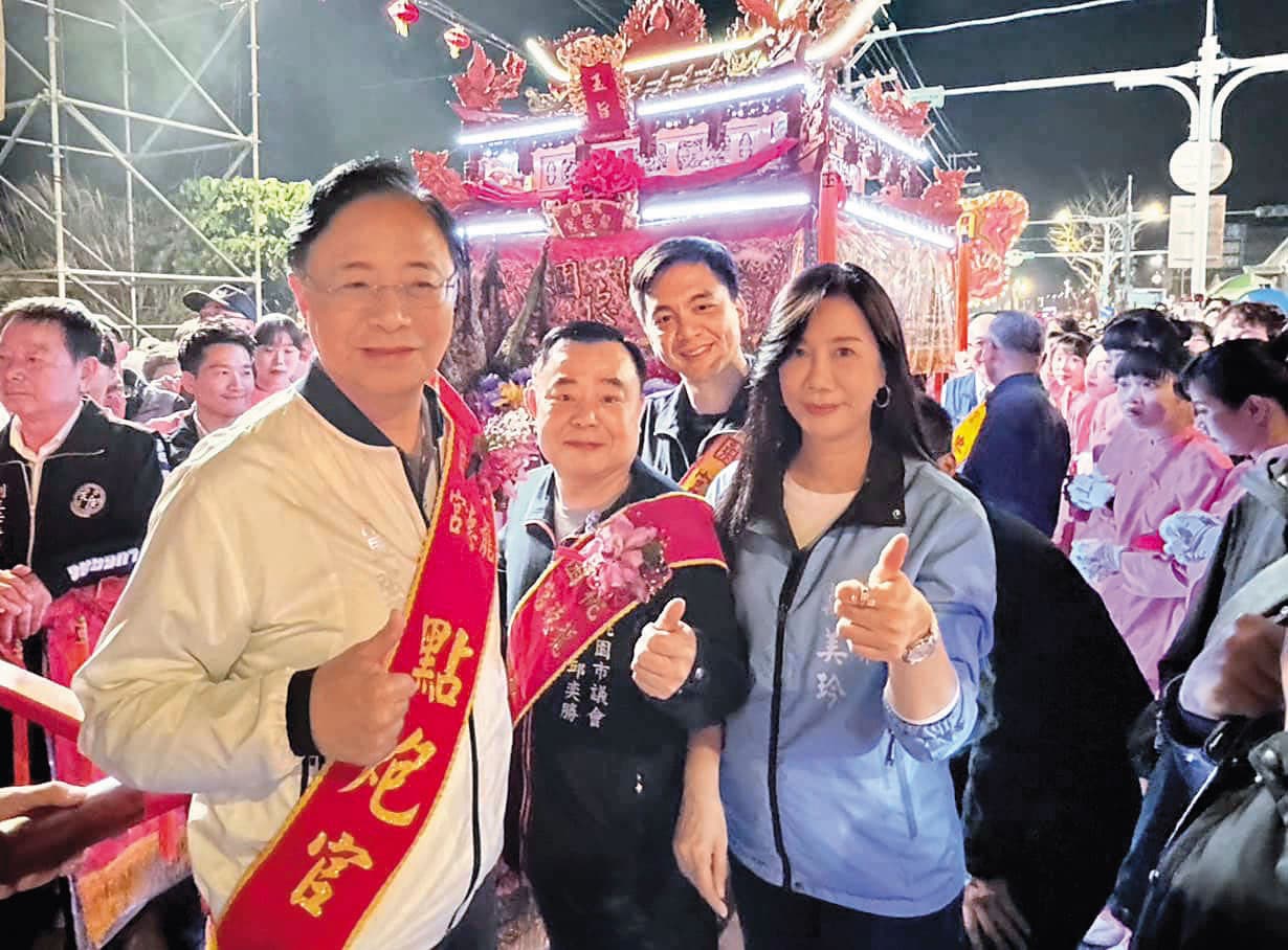 國民黨本週將到桃園舉辦宣講，尋求2026連任的張善政（左）表現受矚。（翻攝自萬美玲臉書）