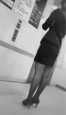 劉男會在院內尋找穿絲襪的女性,再伺機用手機偷拍影片留作個人欣賞之用。(讀者提供,已變色處理)