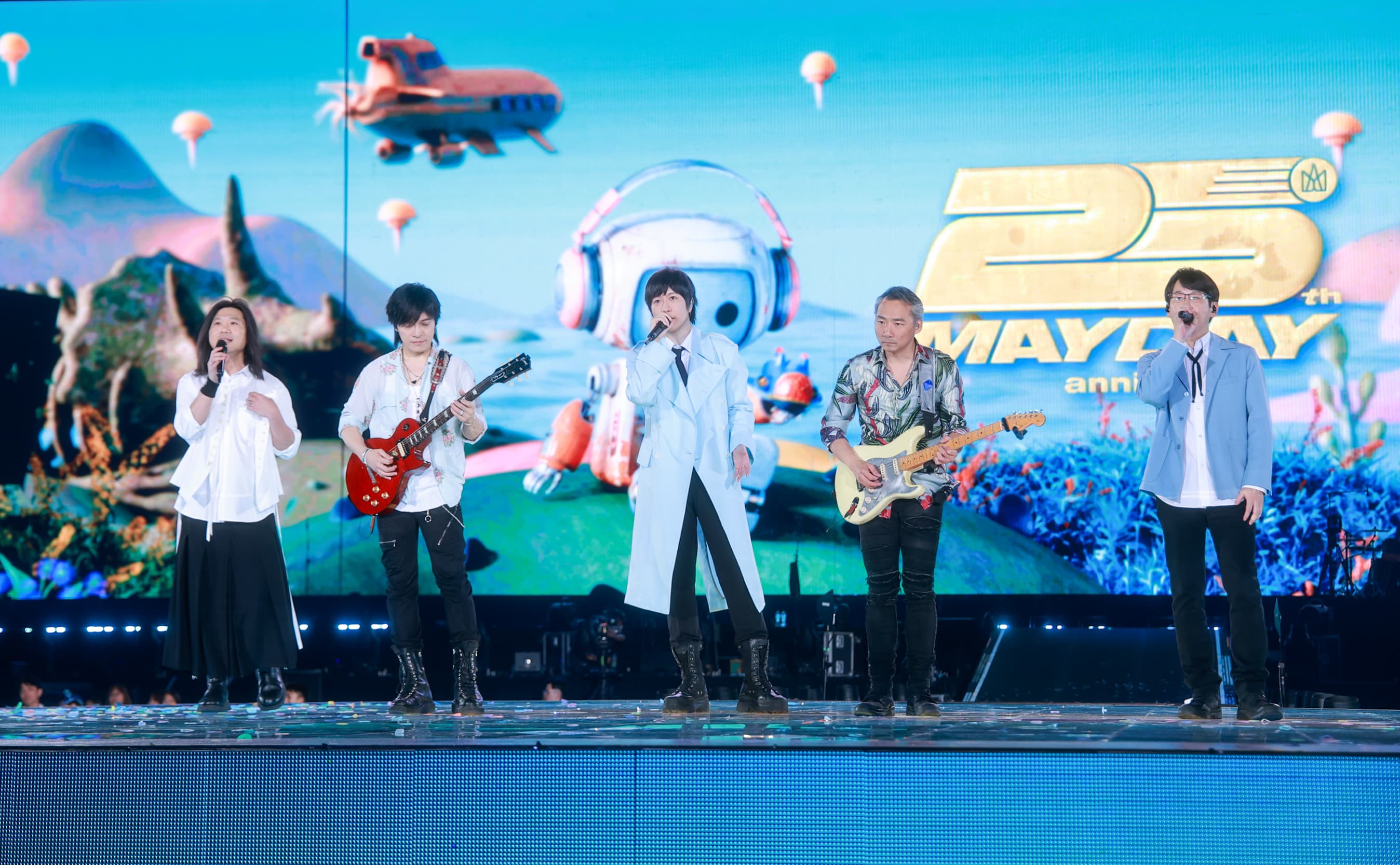 5525+1主題《回到那一天》25 週年巡迴演唱會台中站新年快樂版將連唱6天。(相信音樂提供)