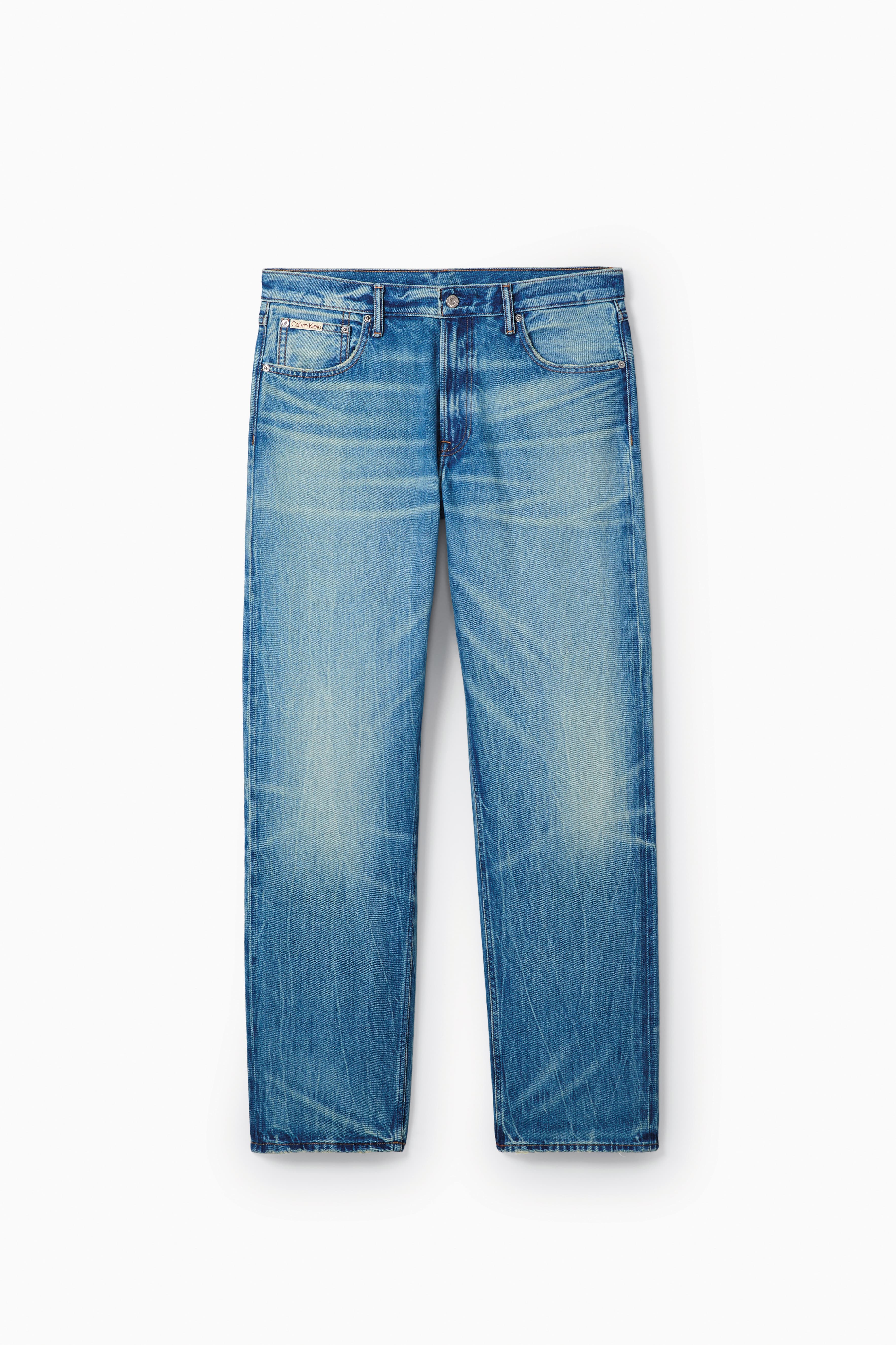 90年代風格直筒牛仔褲。NT$7,980。(Calvin Klein提供)
