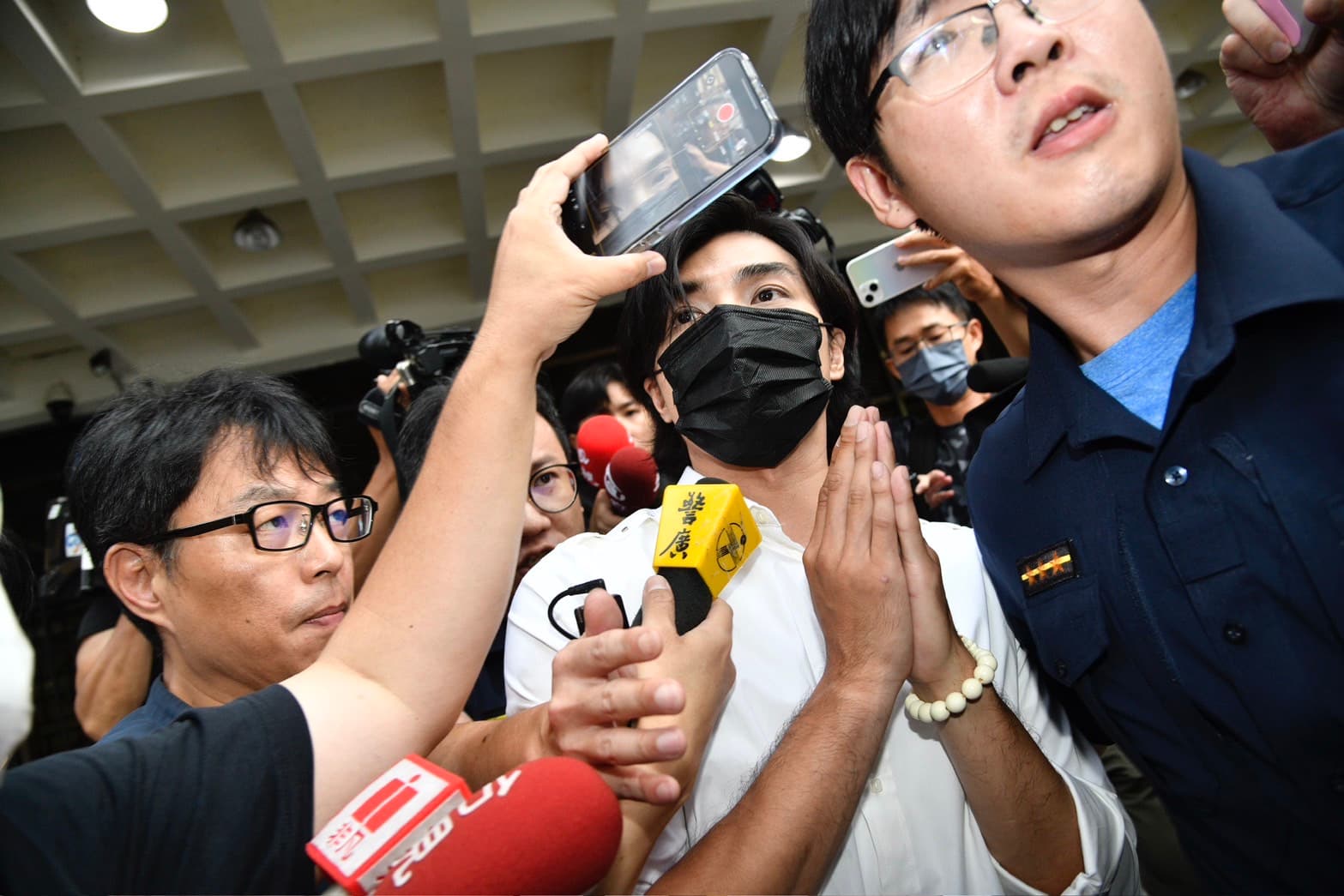 賀軍翔在離開北檢時留下一句:「我沒有做不禮貌的行為。」