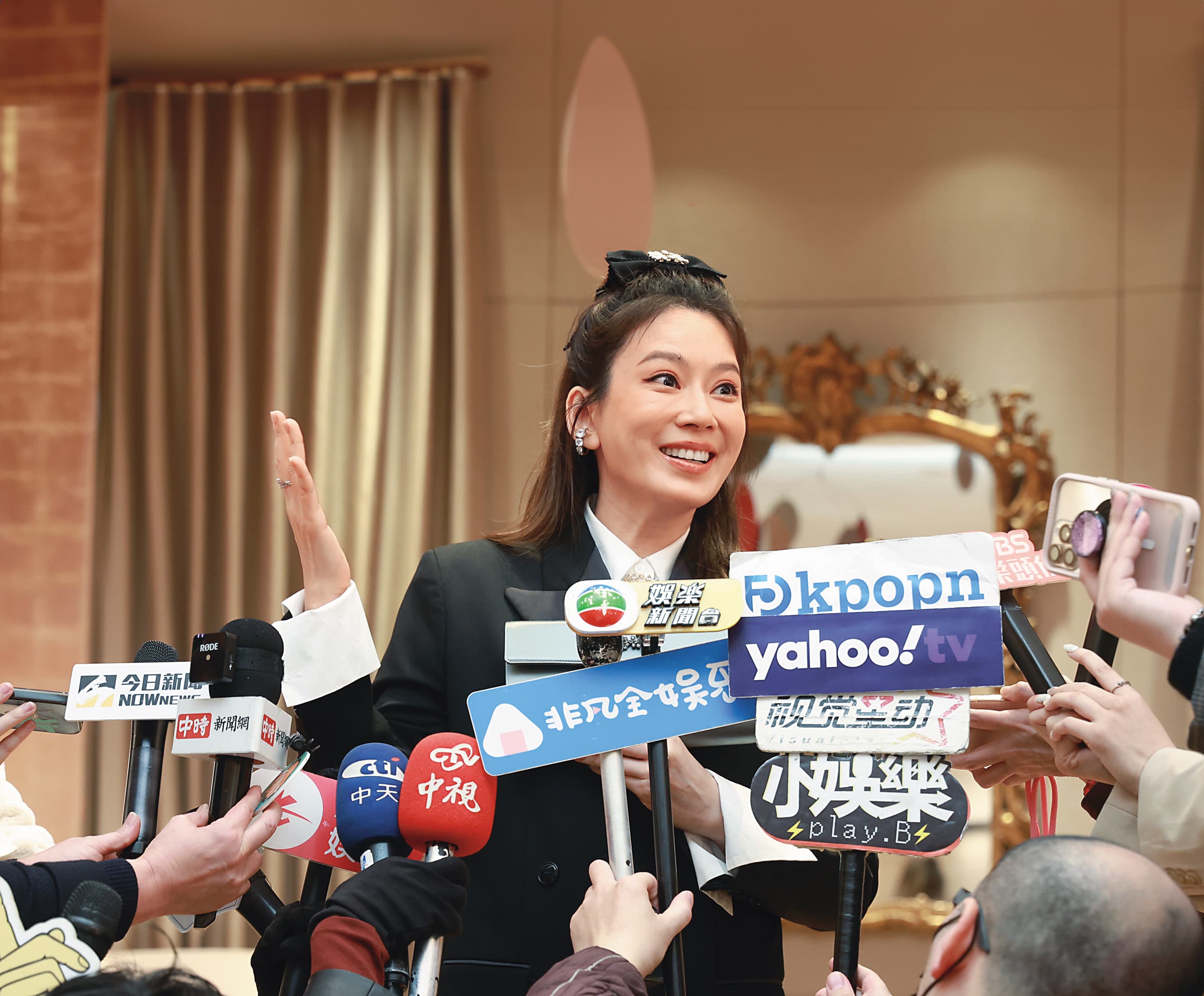 春風得意的Melody和ABC新歡（下圖左），揪竟有沒有good fit呢？（默默聚焦在…）