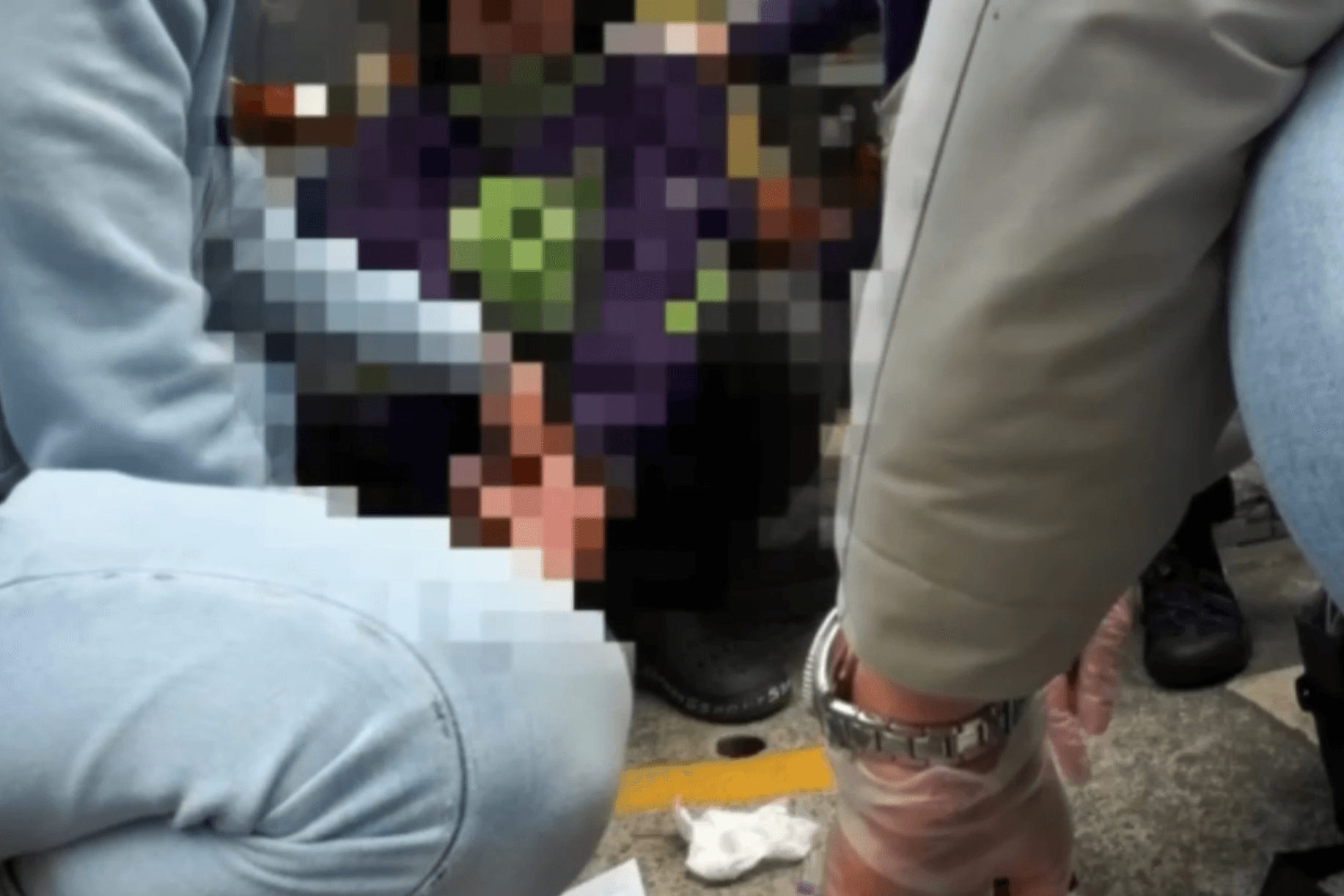 警方接獲早餐店報案後,逮捕郭男並查扣相關毒品。(翻攝畫面)