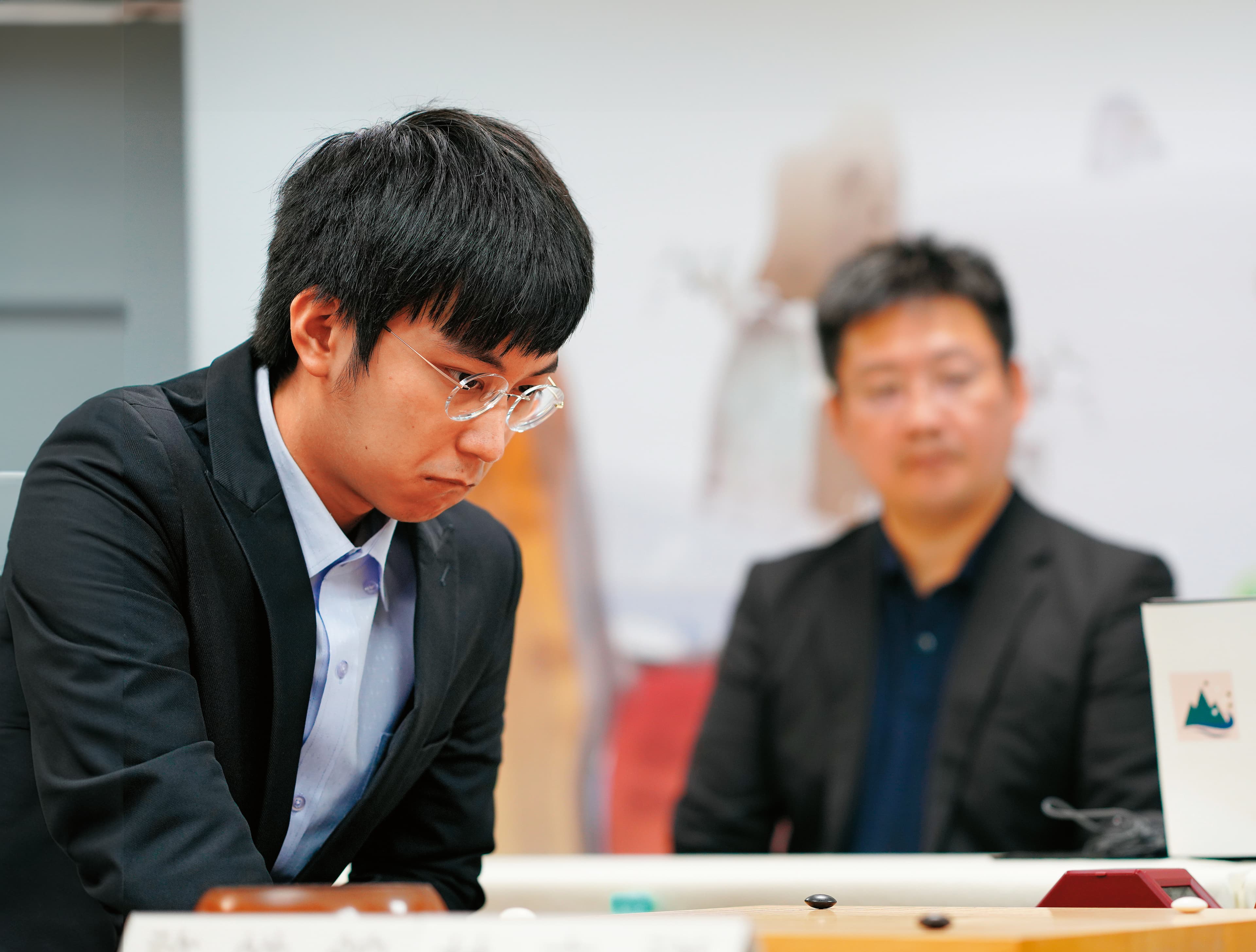 亞運歸國後，許皓鋐旋即展開棋王賽衛冕戰。截稿前，七番賽事中，他已拿下前3局。