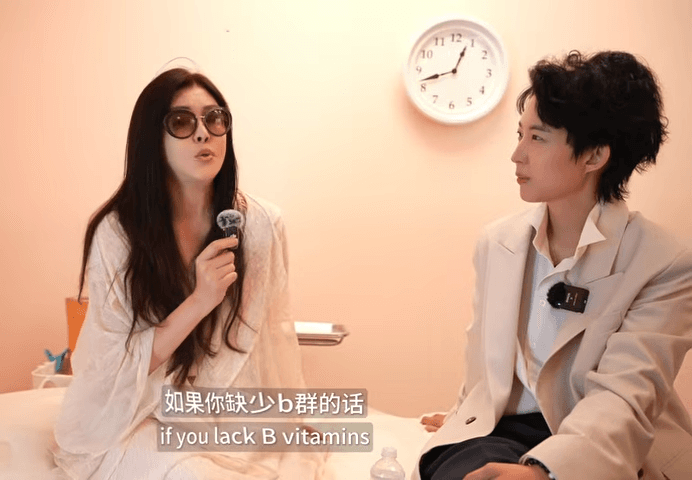 王祖賢(左)分享,多吃花椰菜、南瓜,對身體健康有益。(翻攝 SurvivingSiliconValley YouTube頻道)