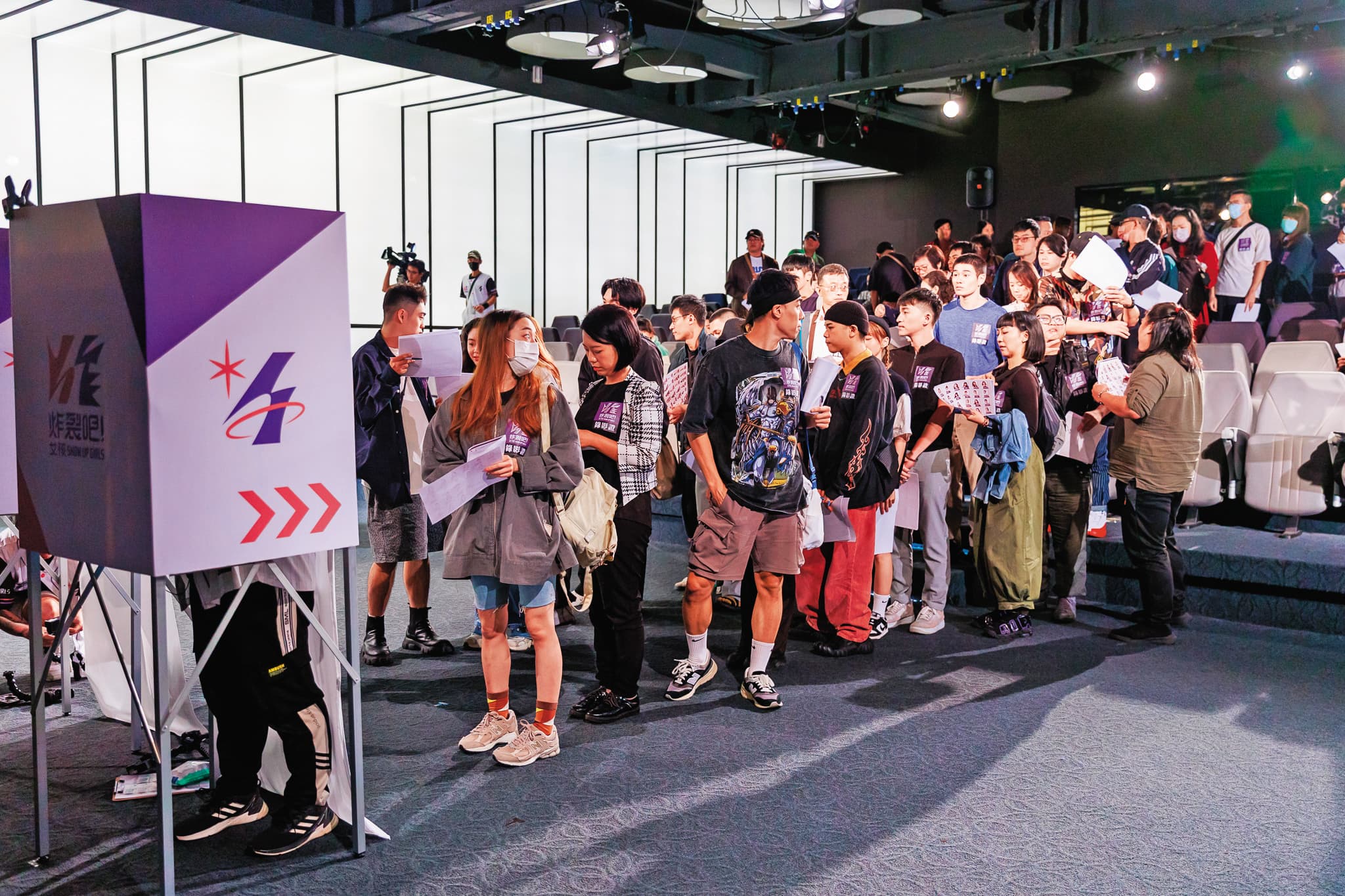 肢體表演競賽找來多位業界人士觀看、講評並現場投票評分。(好看娛樂提供)