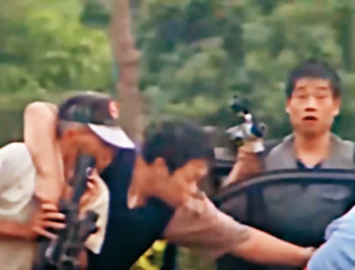 犯下至少6件以上擄人勒贖案的「惡龍」張錫銘(右),曾與侯友宜交手。(東森新聞提供)