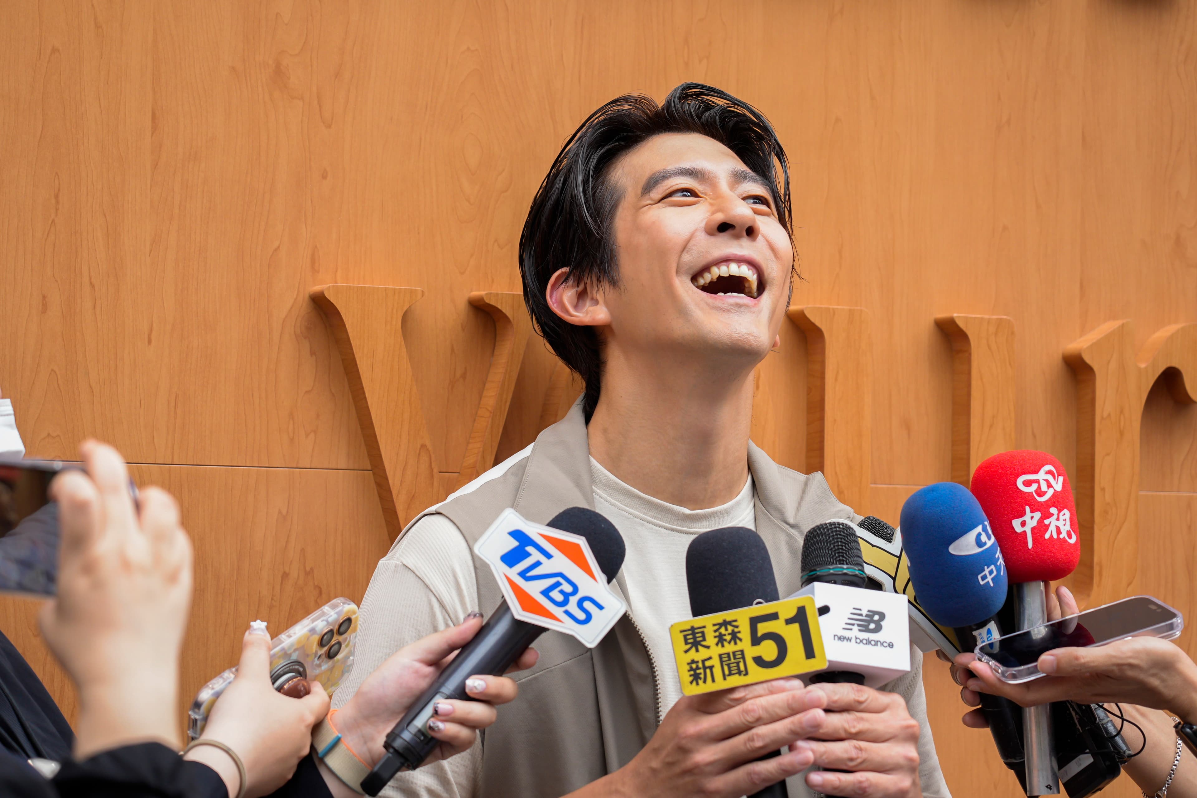 修杰楷提到520約跑妻女的話會有生命危險後,自己也笑出來。