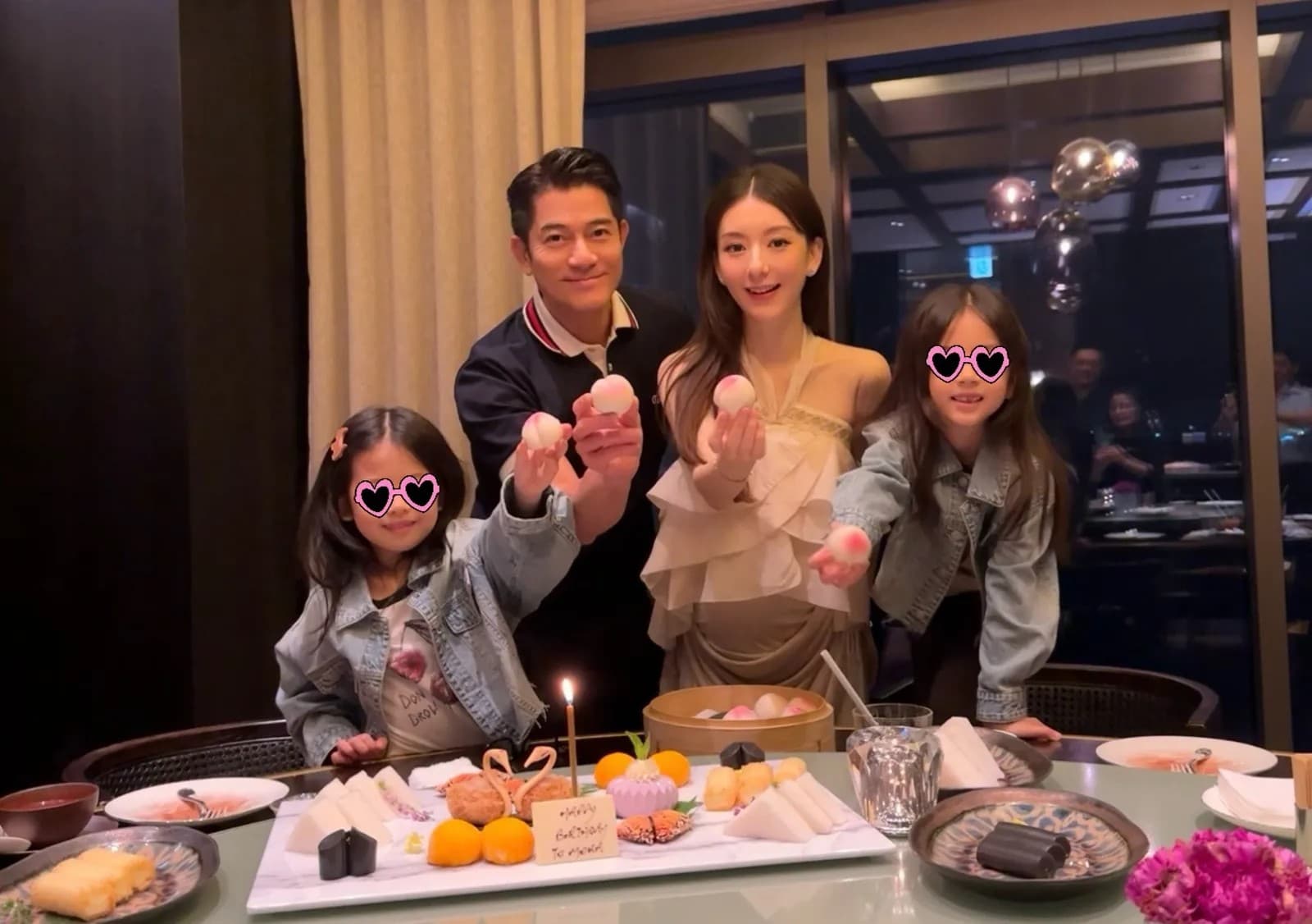 外傳郭富城連生二女後曾想追個兒子,不料三胎又是女兒。郭富城否認要追男丁一事,表示男孩女孩一樣好。(方媛微博)