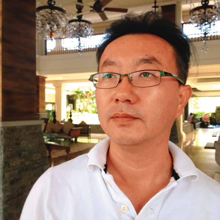 前TVBS記者史鎮康(圖)遭吸收成為陳政谷得力左右手,因涉嫌洗錢及賭博遭收押禁見。(翻攝史鎮康臉書)