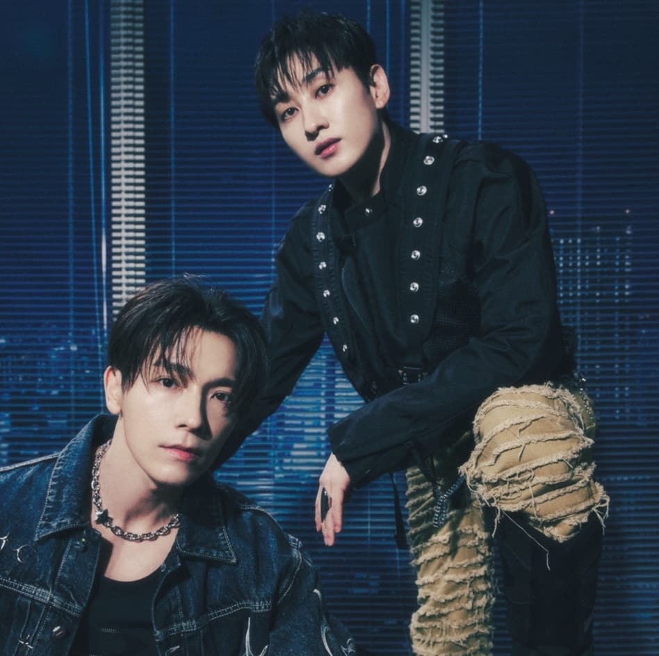 東海和銀赫組成的SUPER JUNIOR-D&E透過VCR祝賀KKBOX風雲榜20歲生日快樂。(圖/KKBOX提供)