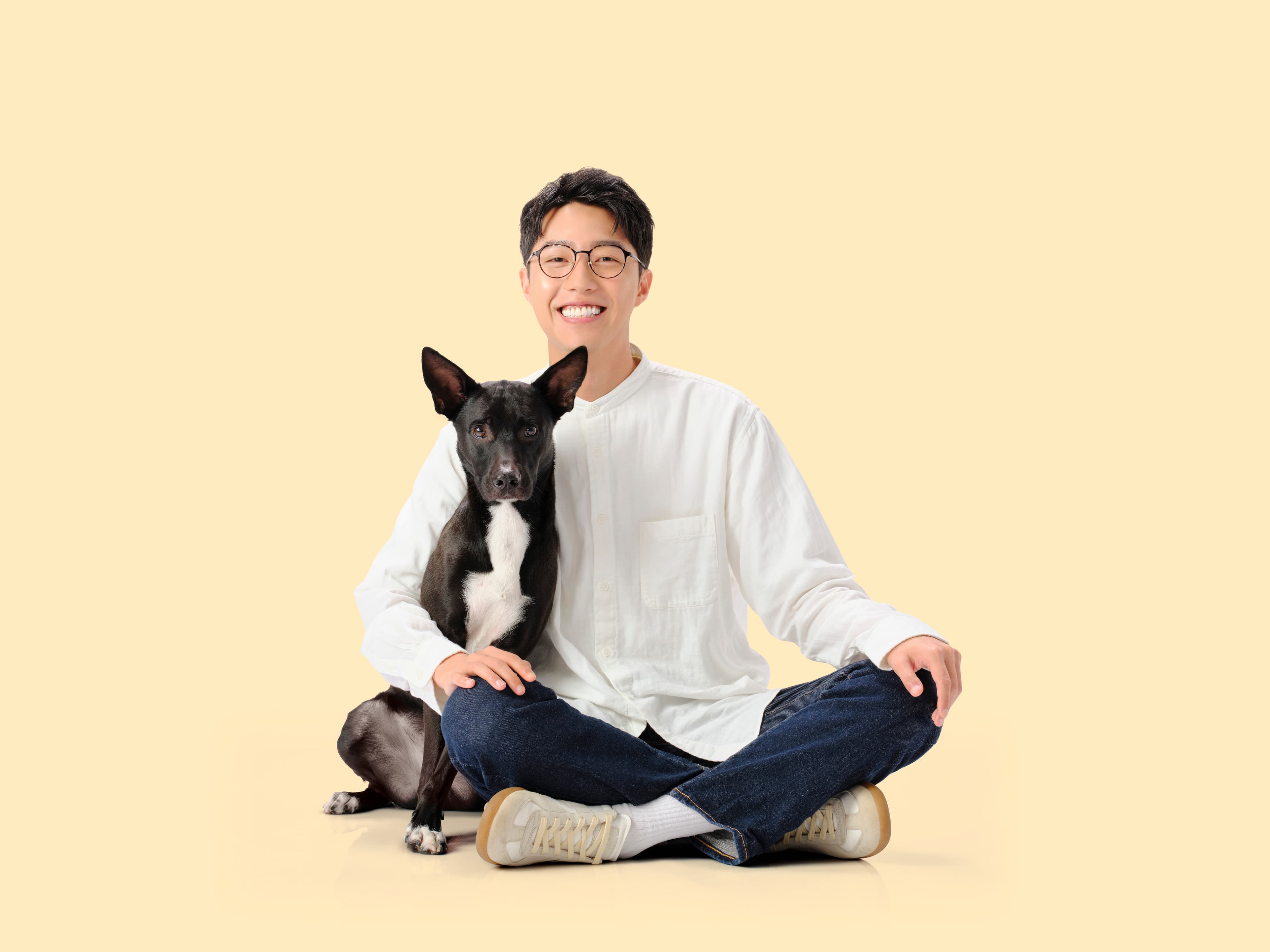 蔡凡熙今帶愛犬出席公益活動。(OWNDAYS提供)