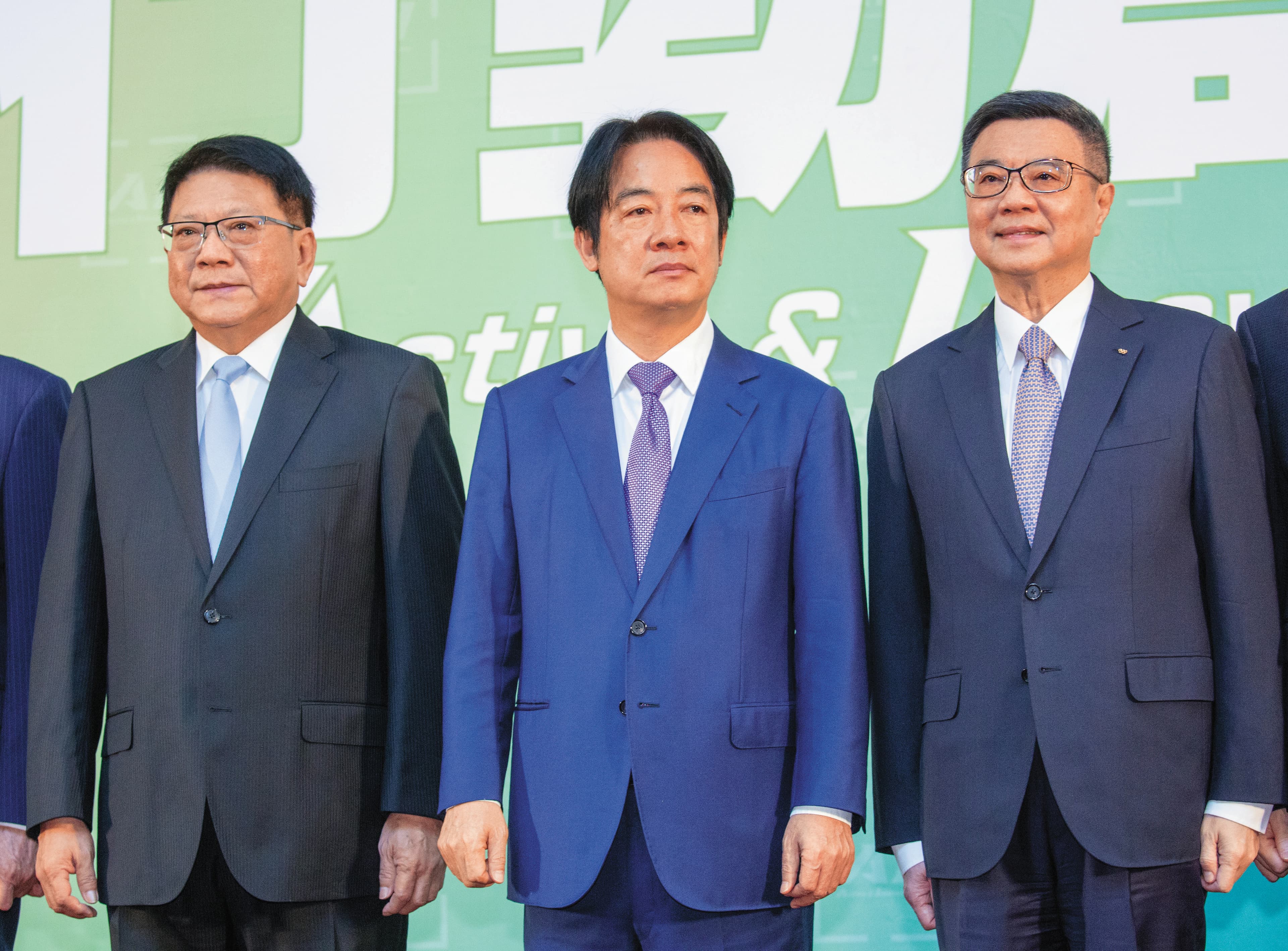 賴清德(中)調整隊形,核心人物卓榮泰(右)、潘孟安(左)仍在其左右。