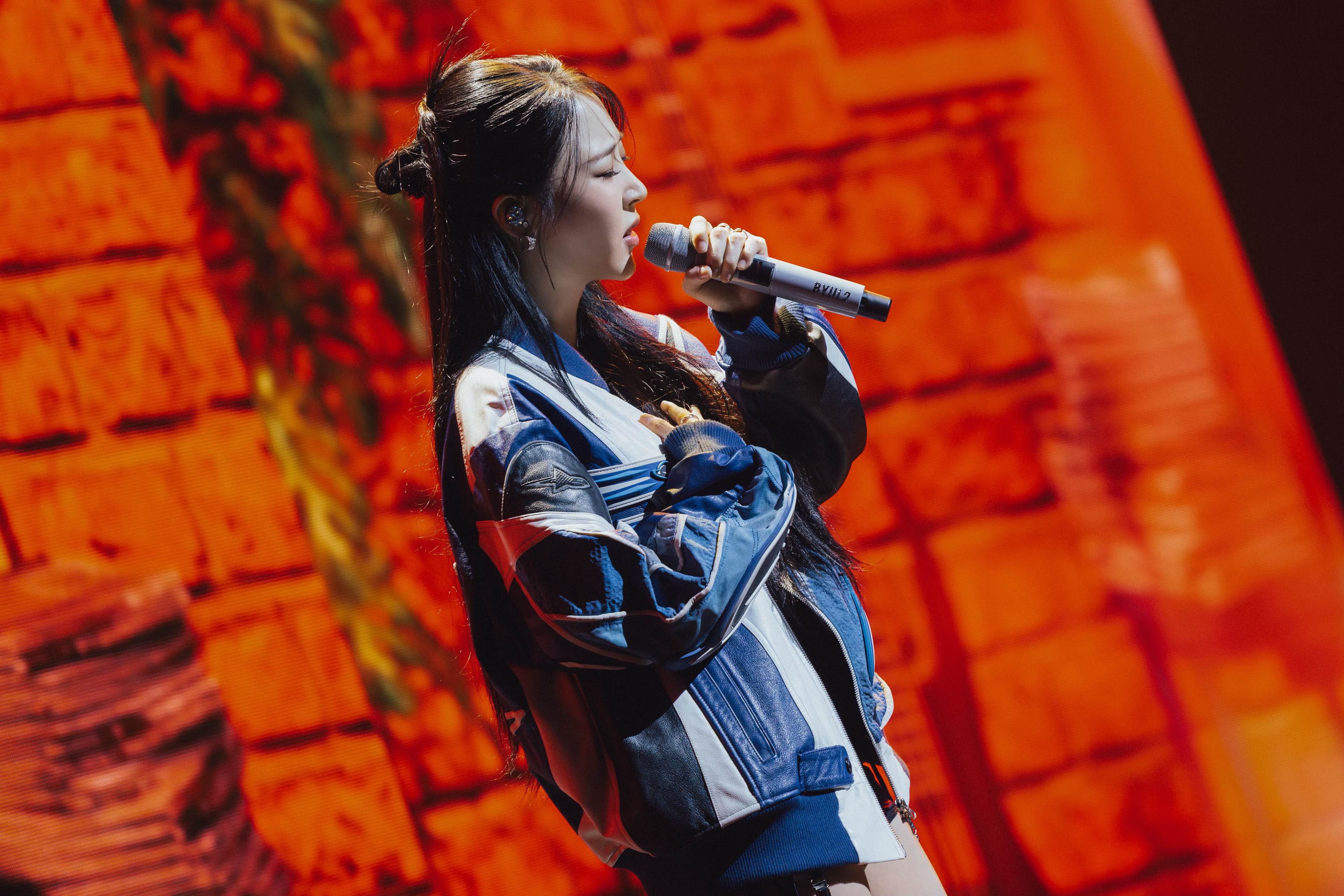 MAMAMOO 成員玟星大秀中文，甜撩粉絲。（KKLIVE提供）