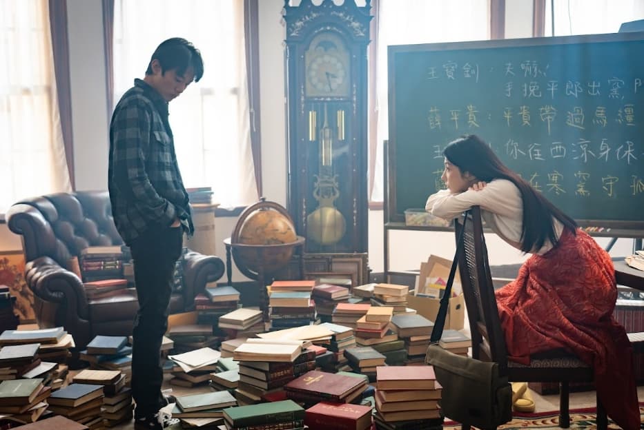 片中邵雨薇本是劇場女主角,才華深得初孟軒欣賞。(風暴國際提供)