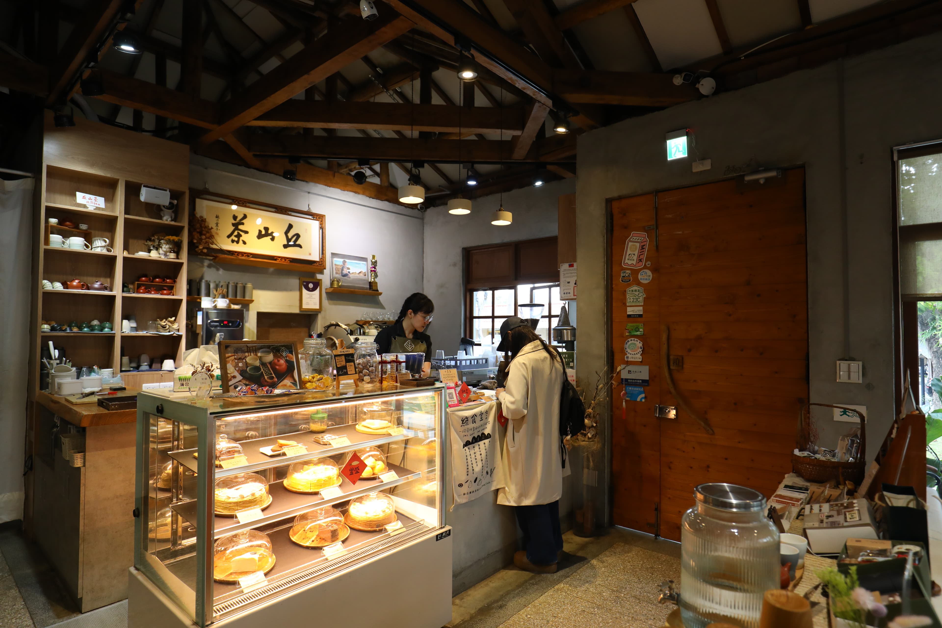 店裡所有的甜點都是自家製作,招牌千層蛋糕最有人氣。