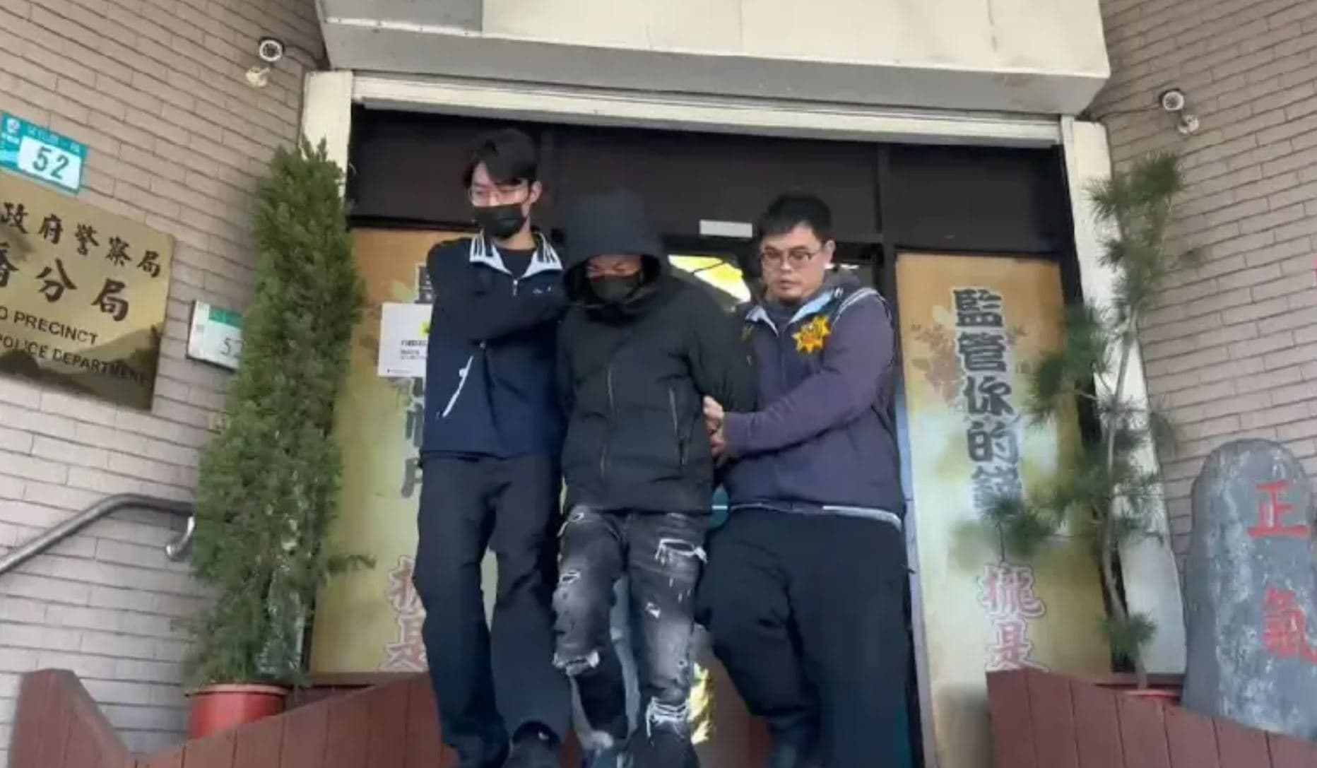 涉嫌砸車的王男、董男等9人遭警方逮捕。(翻攝畫面)