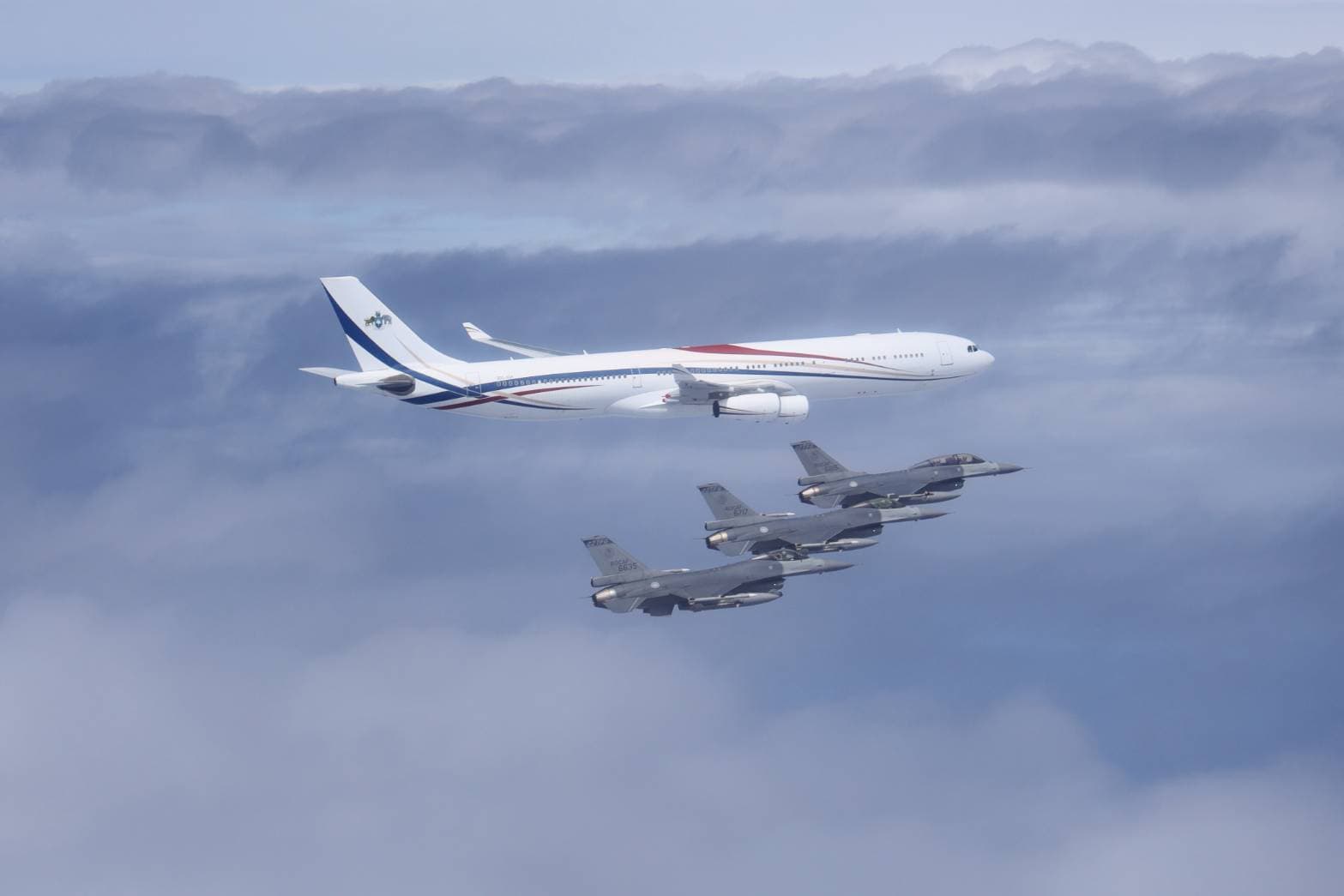 F-16伴飛畫面曝光。(總統府提供)
