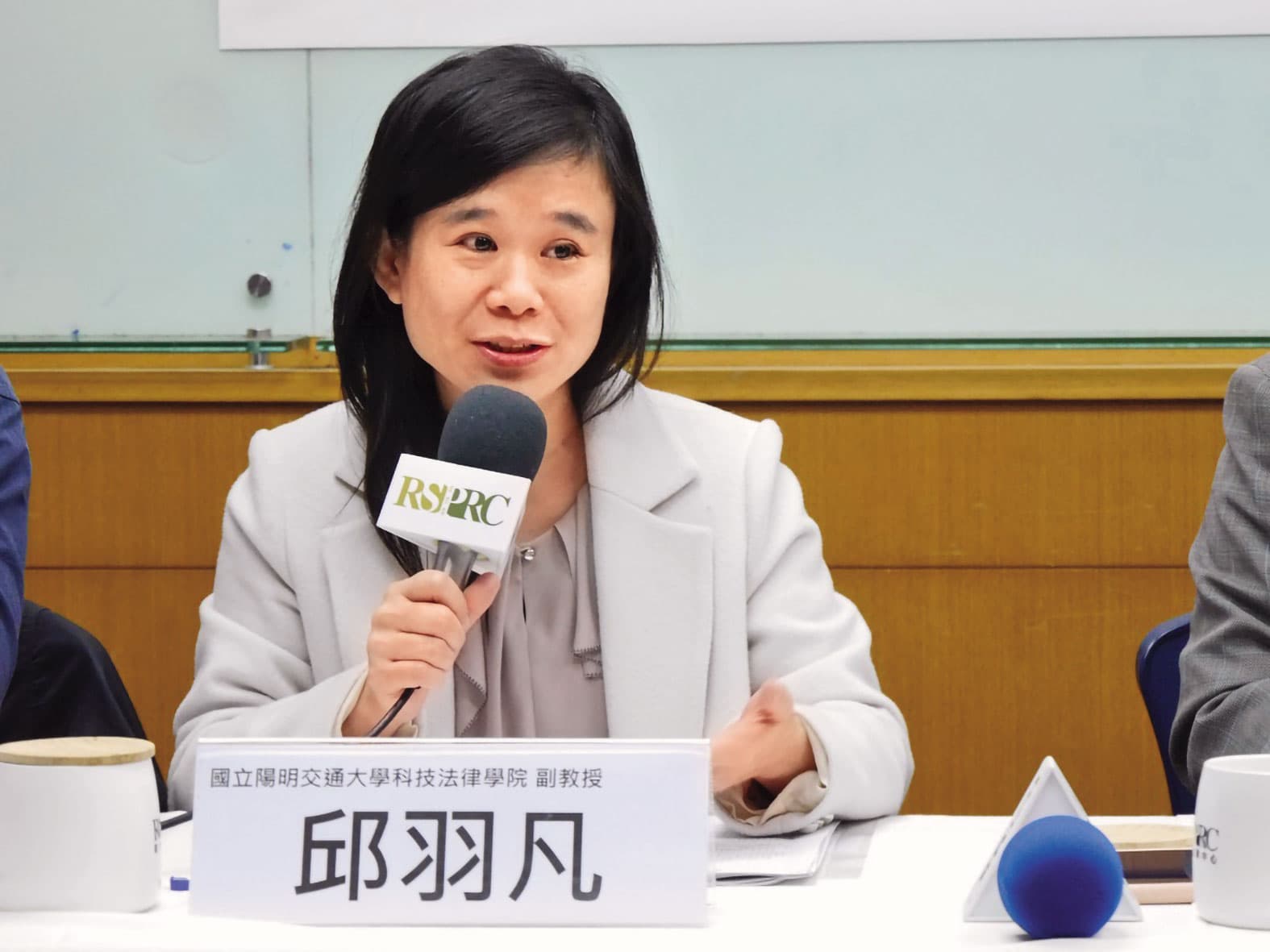 邱羽凡認為,除了修法,主管機關應該更積極執行現有法律如《職安法》《性工法》,不能只有看到《勞基法》。(翻攝台大風險中心官網)