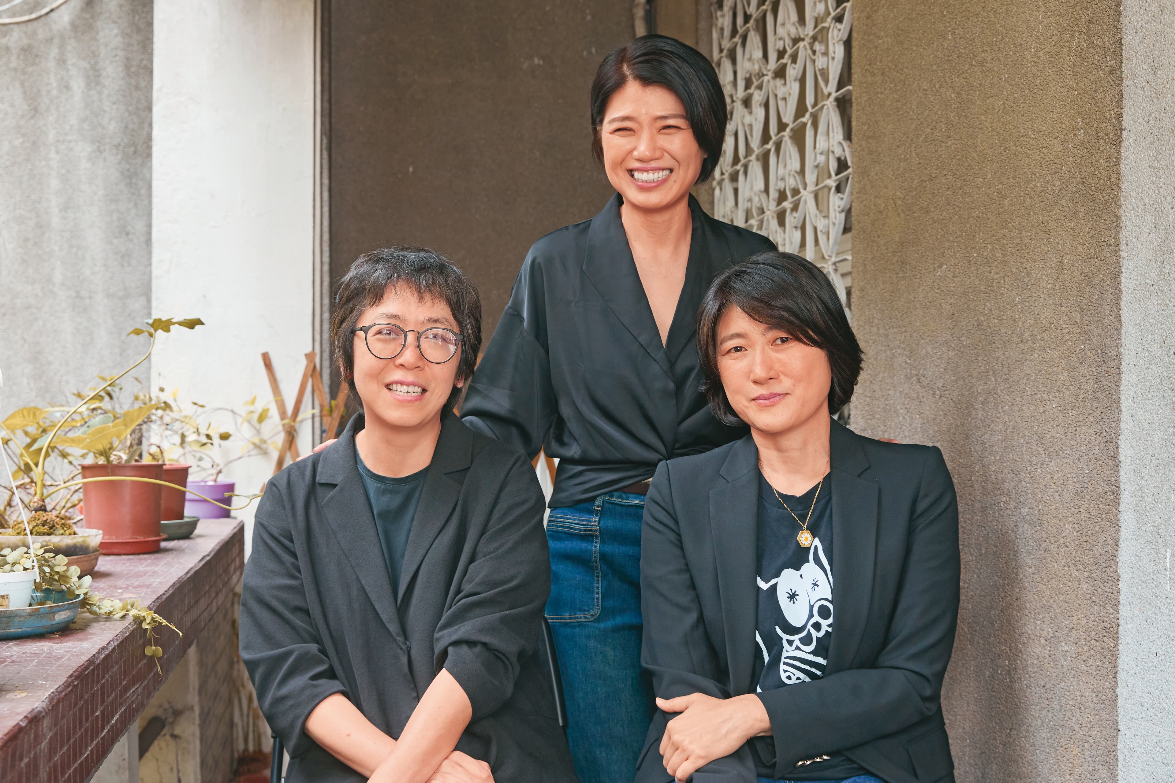 製作人丁長鈺(右起)、導演嚴藝文與監製於蓓華攜手打造跨越時空的愛情輕喜劇《欠妳的那場婚禮》。