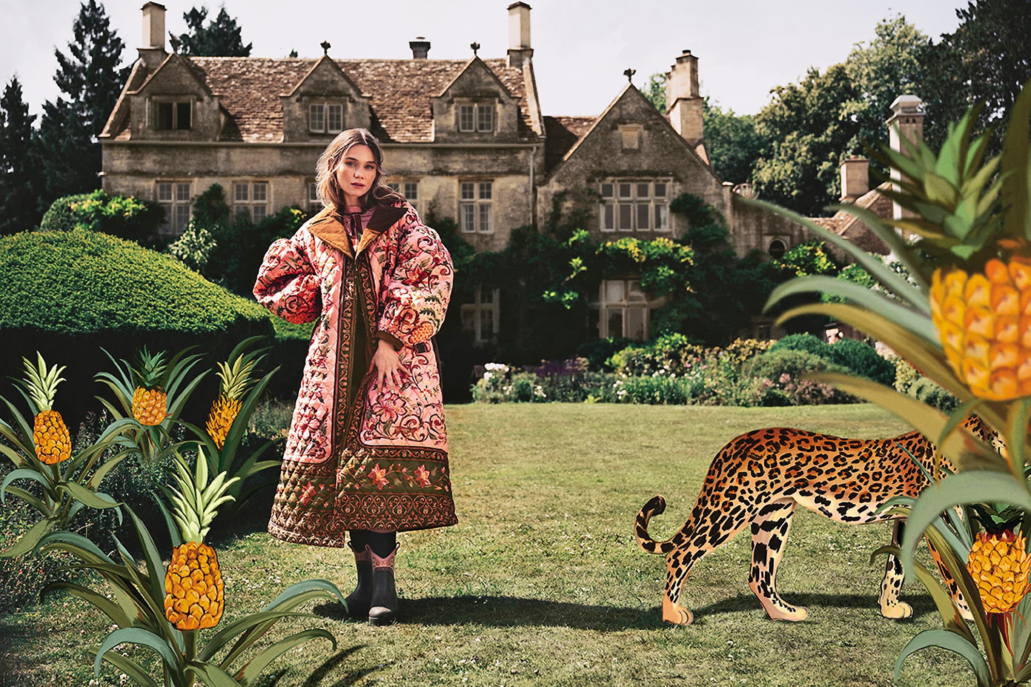 Barbour x FARM Rio聯名系列邀來英國模特兒兼演員Imogen Waterhouse演繹。絎縫長版外套NT$23,000。（台灣八木通商提供）