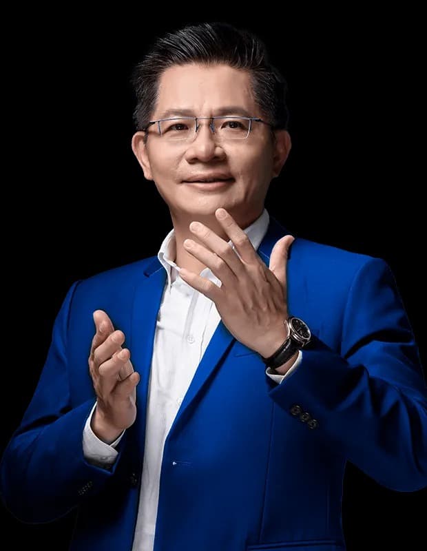 吳春城現任戰國策傳播集團董事長，曾被稱為「公關教父」。（翻攝自戰國策網站）
