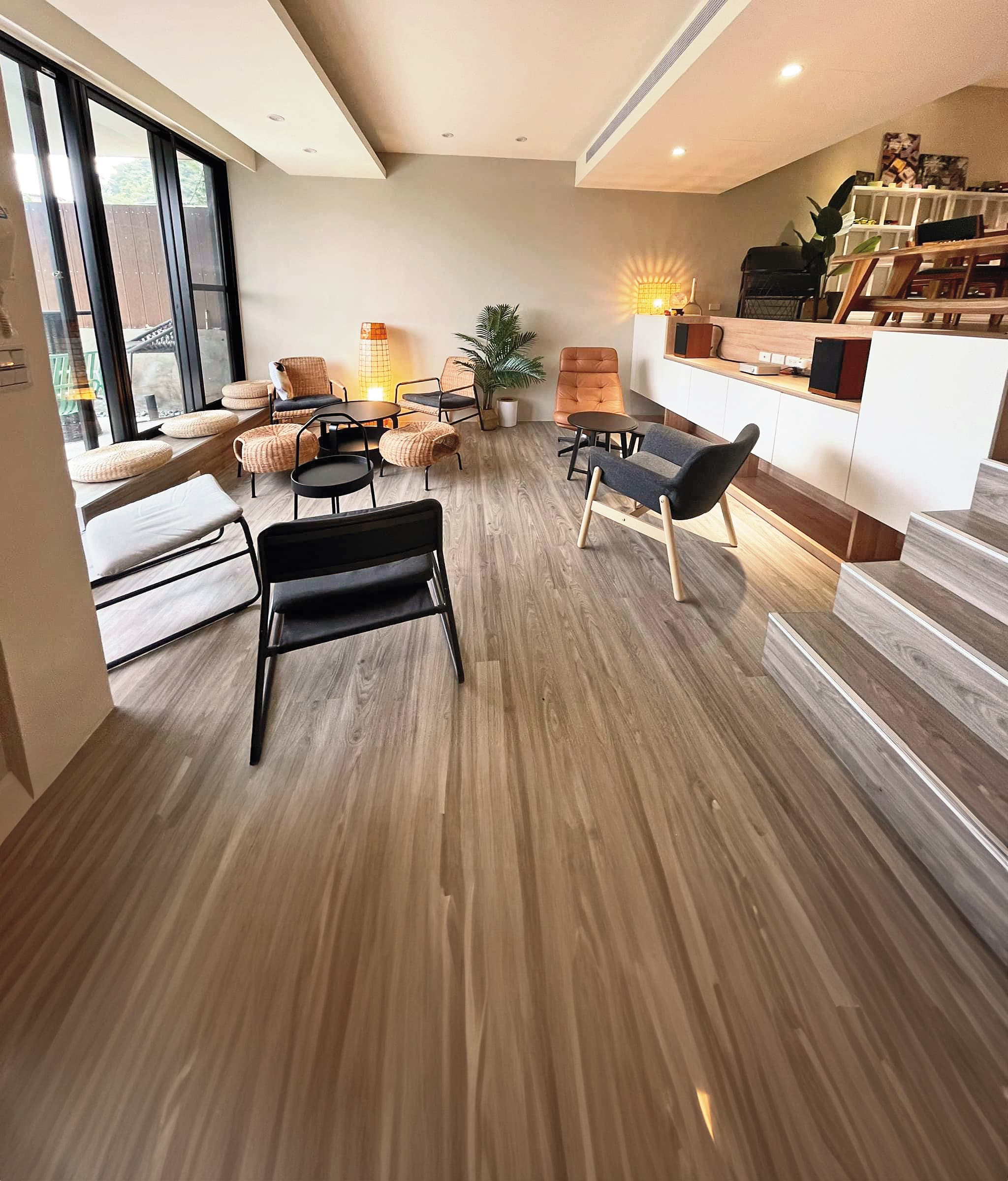 j home café走現代簡約風格。(j home cafe提供)
