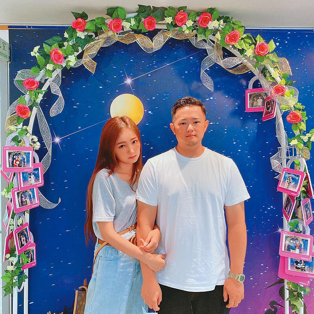 丫頭(左)和老公王惟立(右)結婚5年,近年卻頻傳吵架、婚變消息。(翻攝自詹子晴IG)